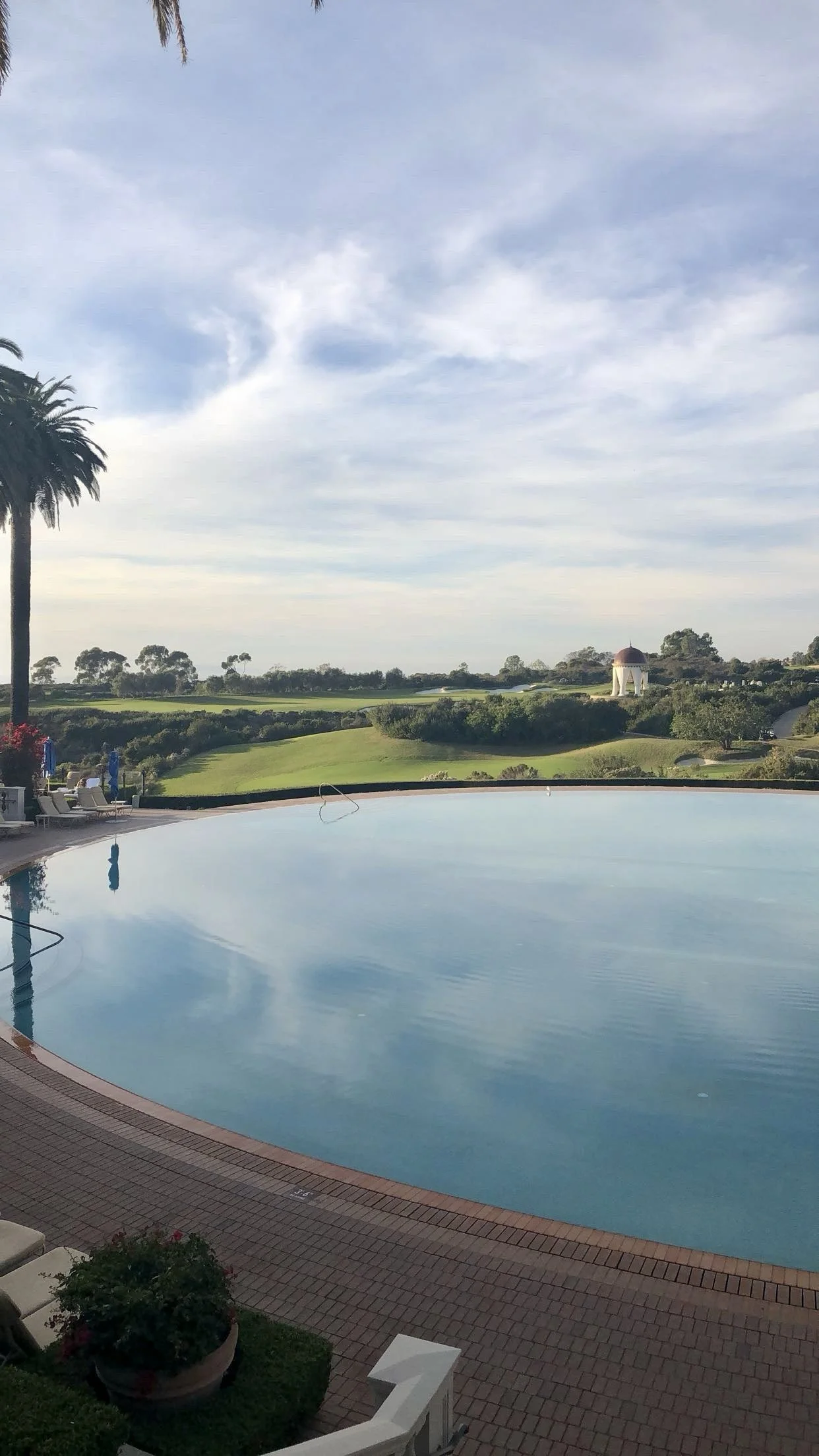 Pelican Hill Resort — pools