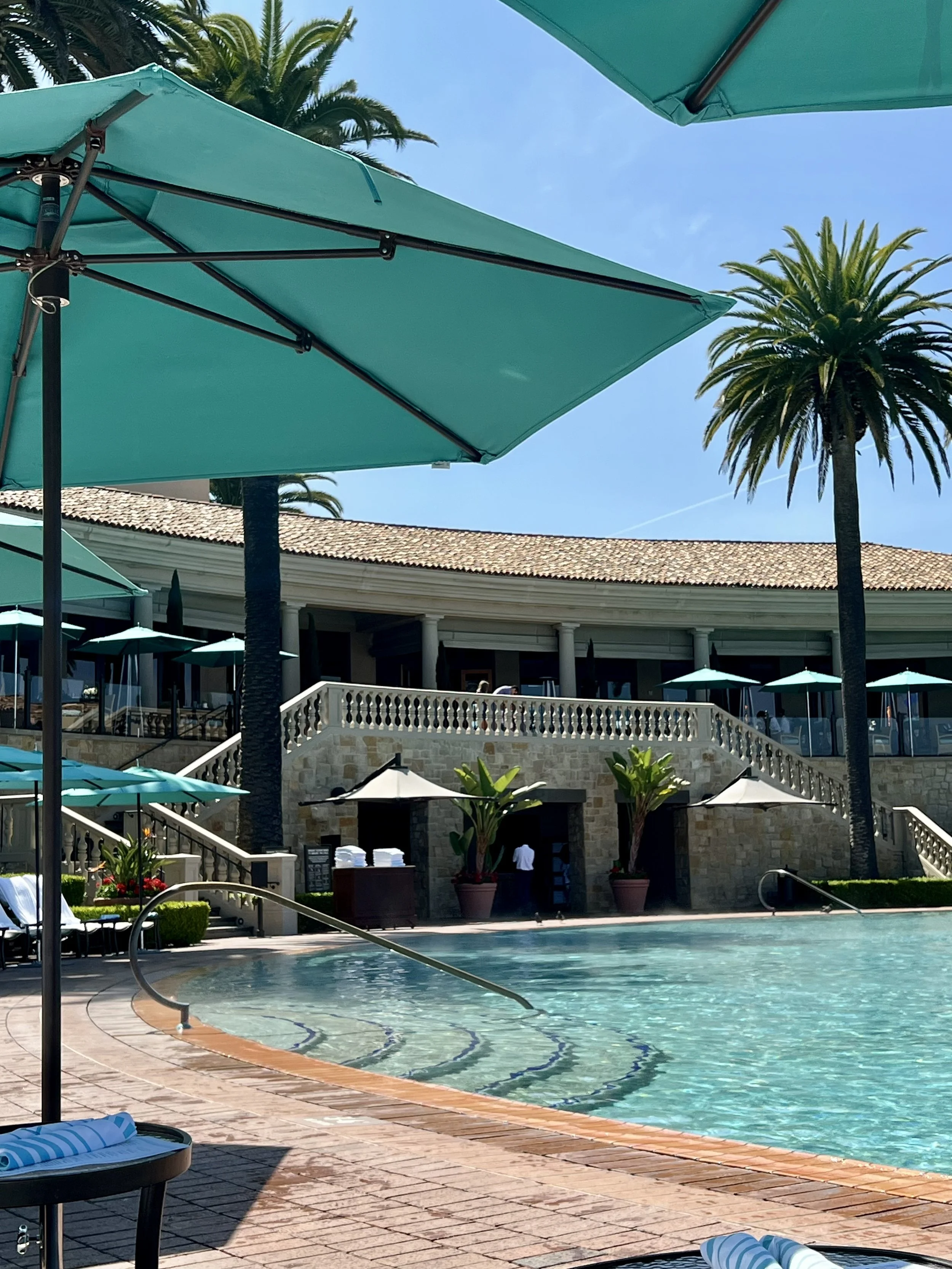Pelican Hill Resort — pools