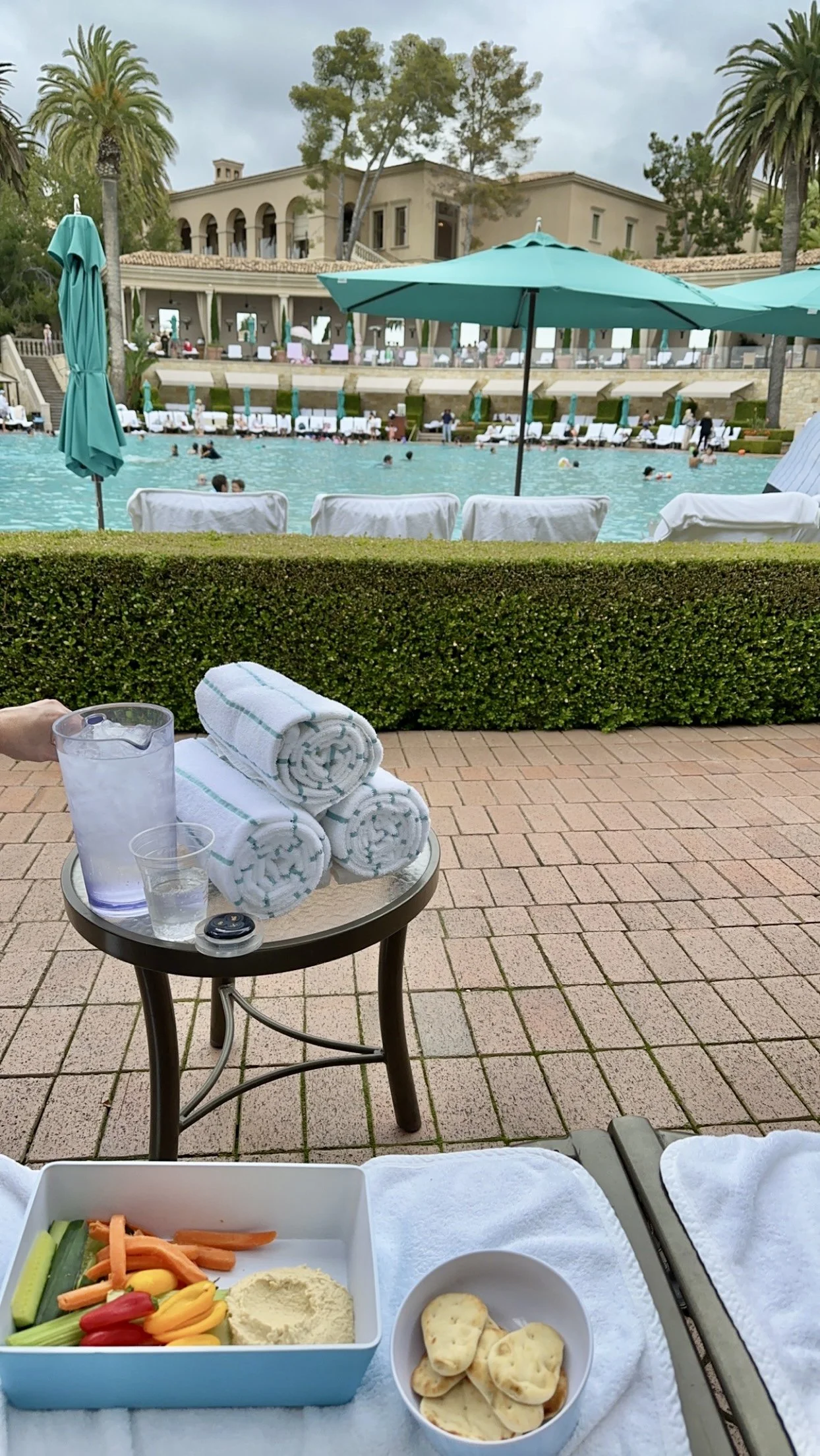 Pelican Hill Resort — pools