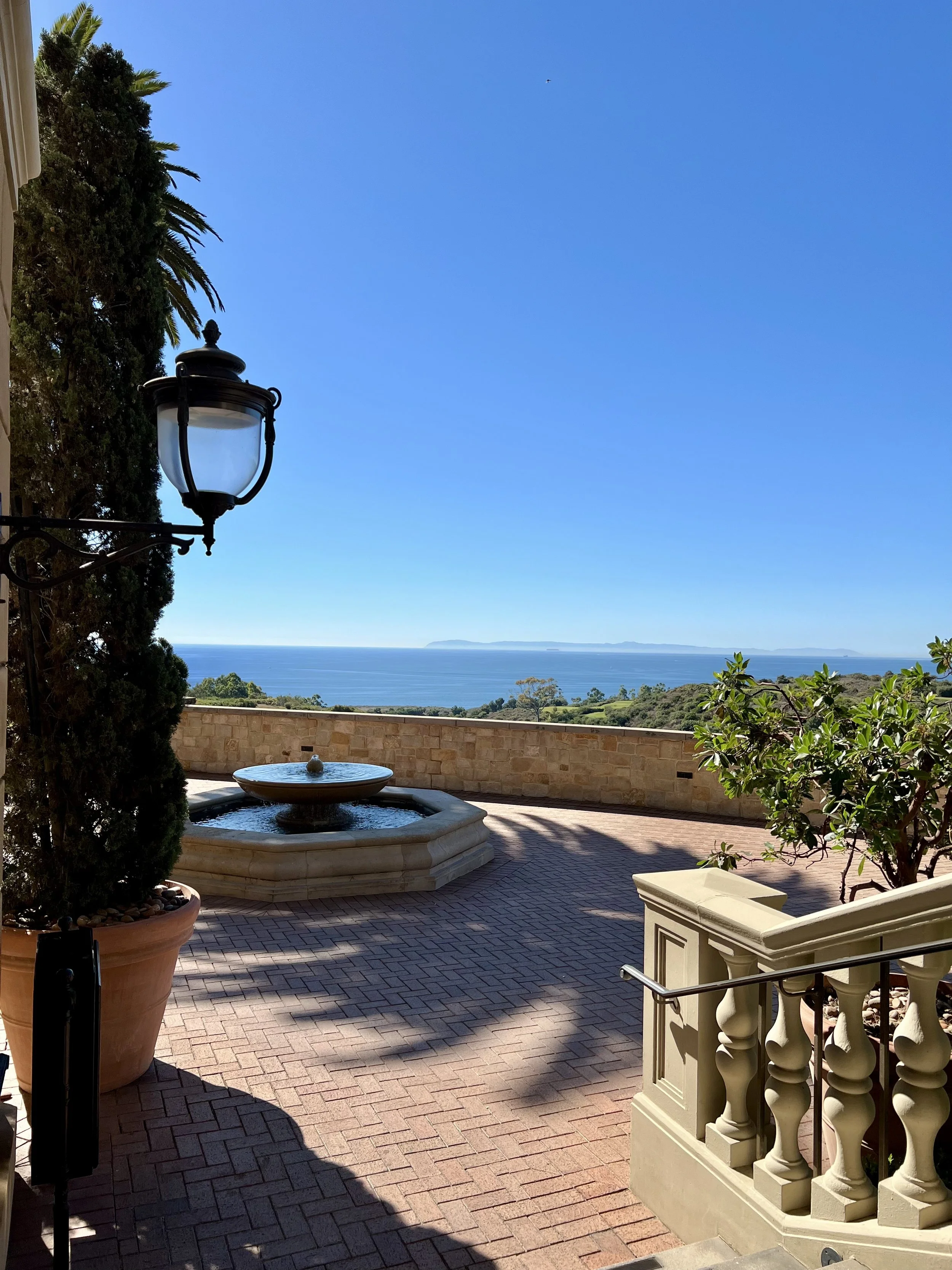 Pelican Hill Resort — pools