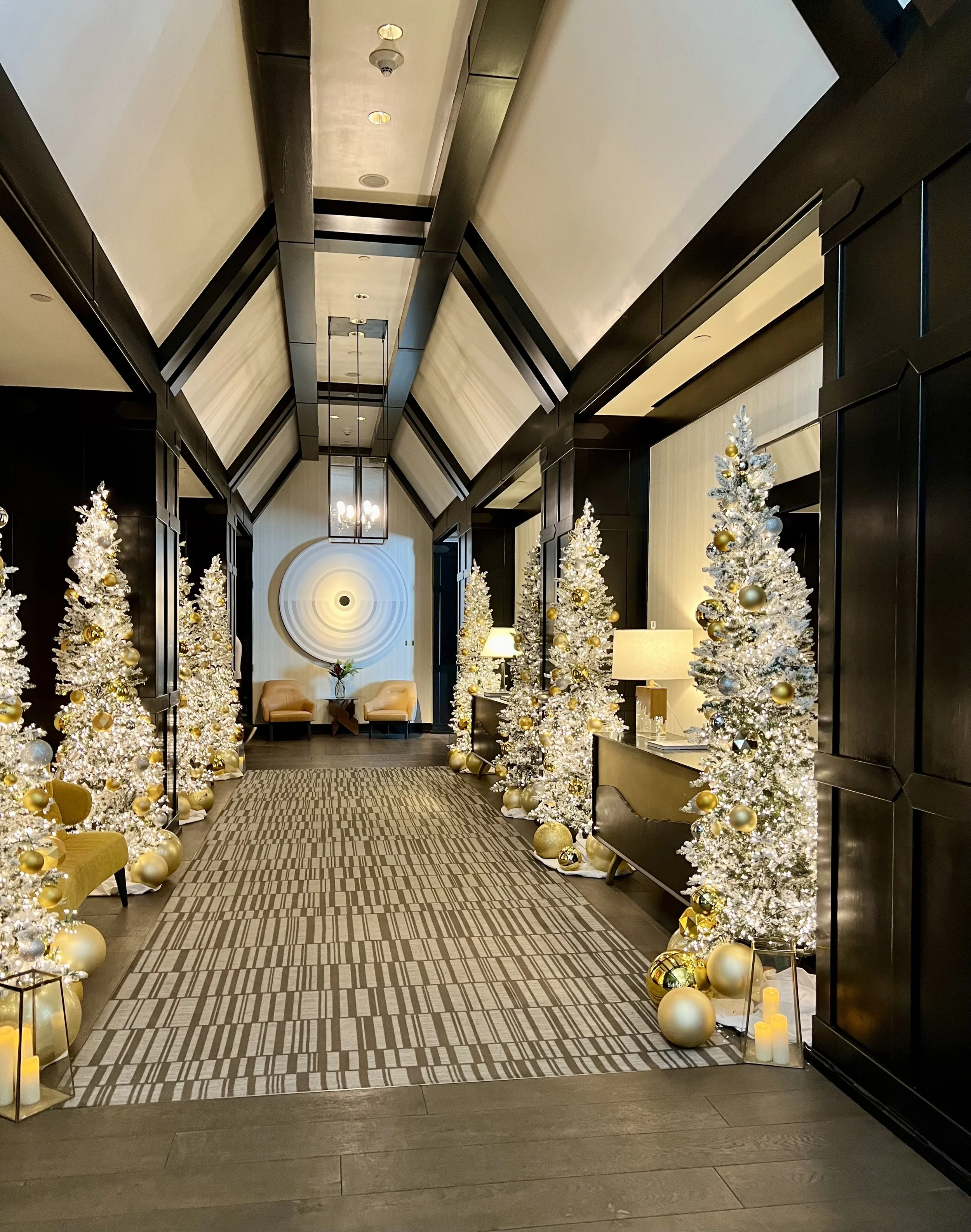 Four Seasons Vail, Vail Village and exterior