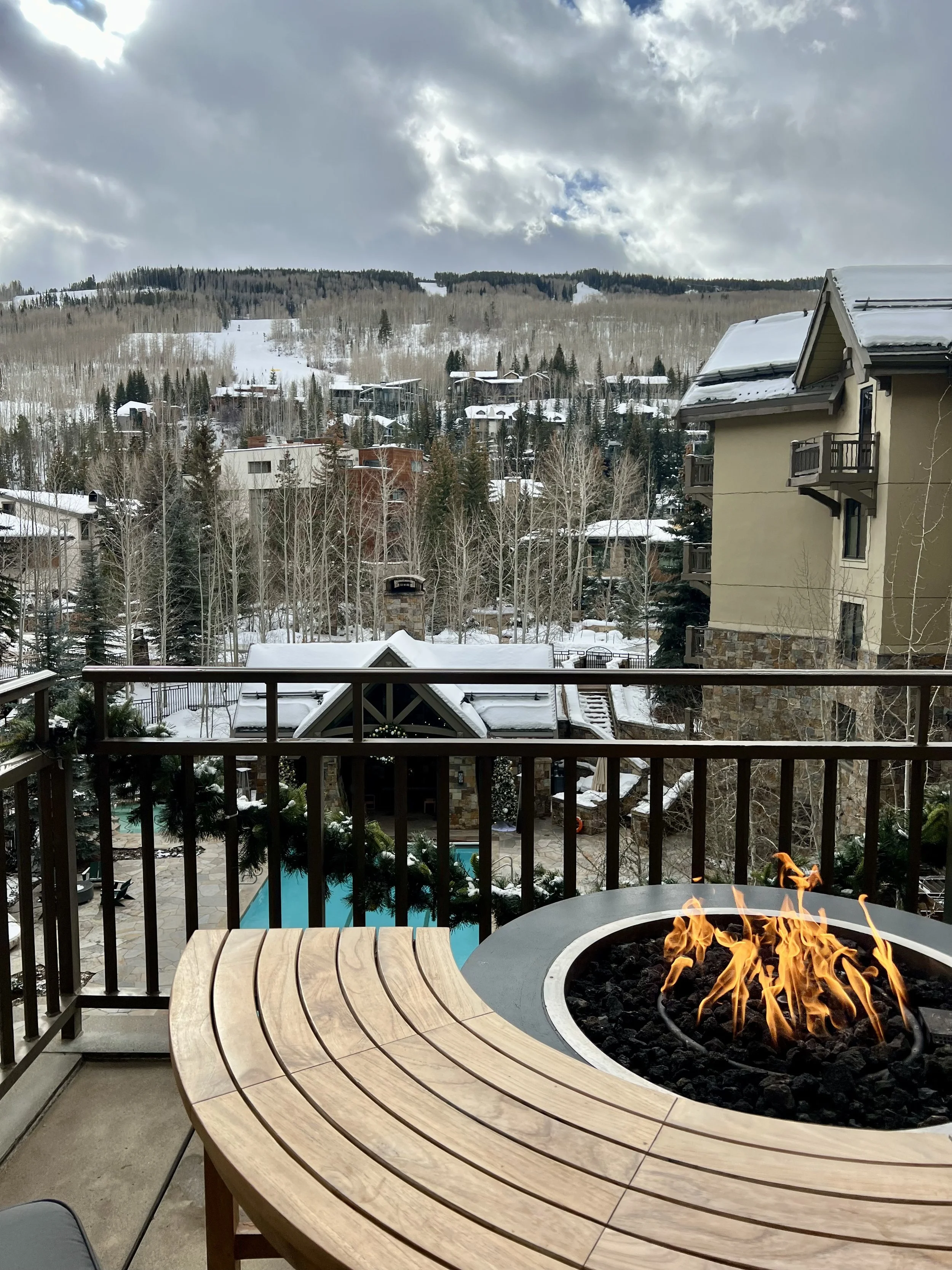 Four Seasons Vail, Remedy Bar & Grill