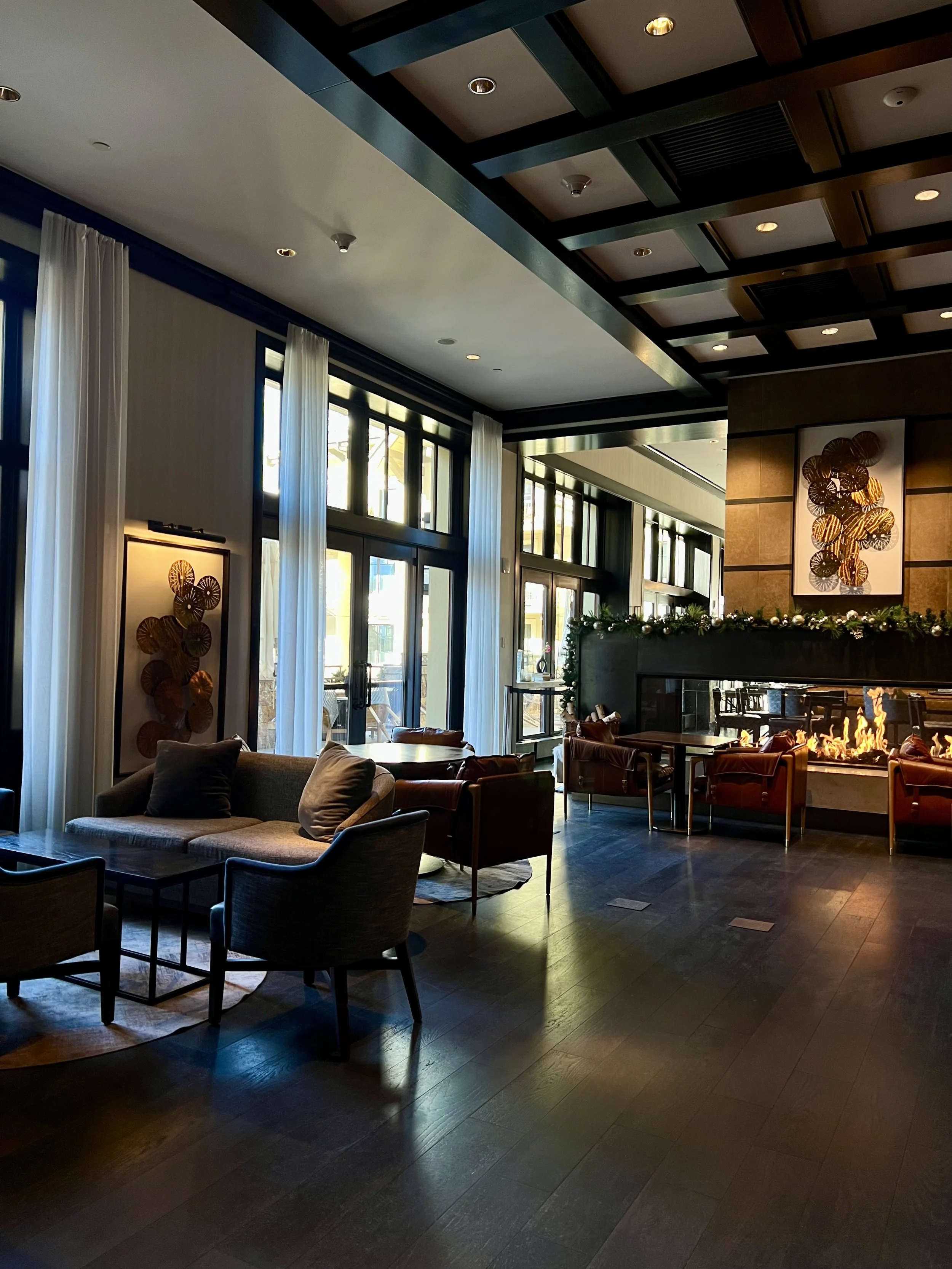 Four Seasons Vail, Remedy Bar & Grill