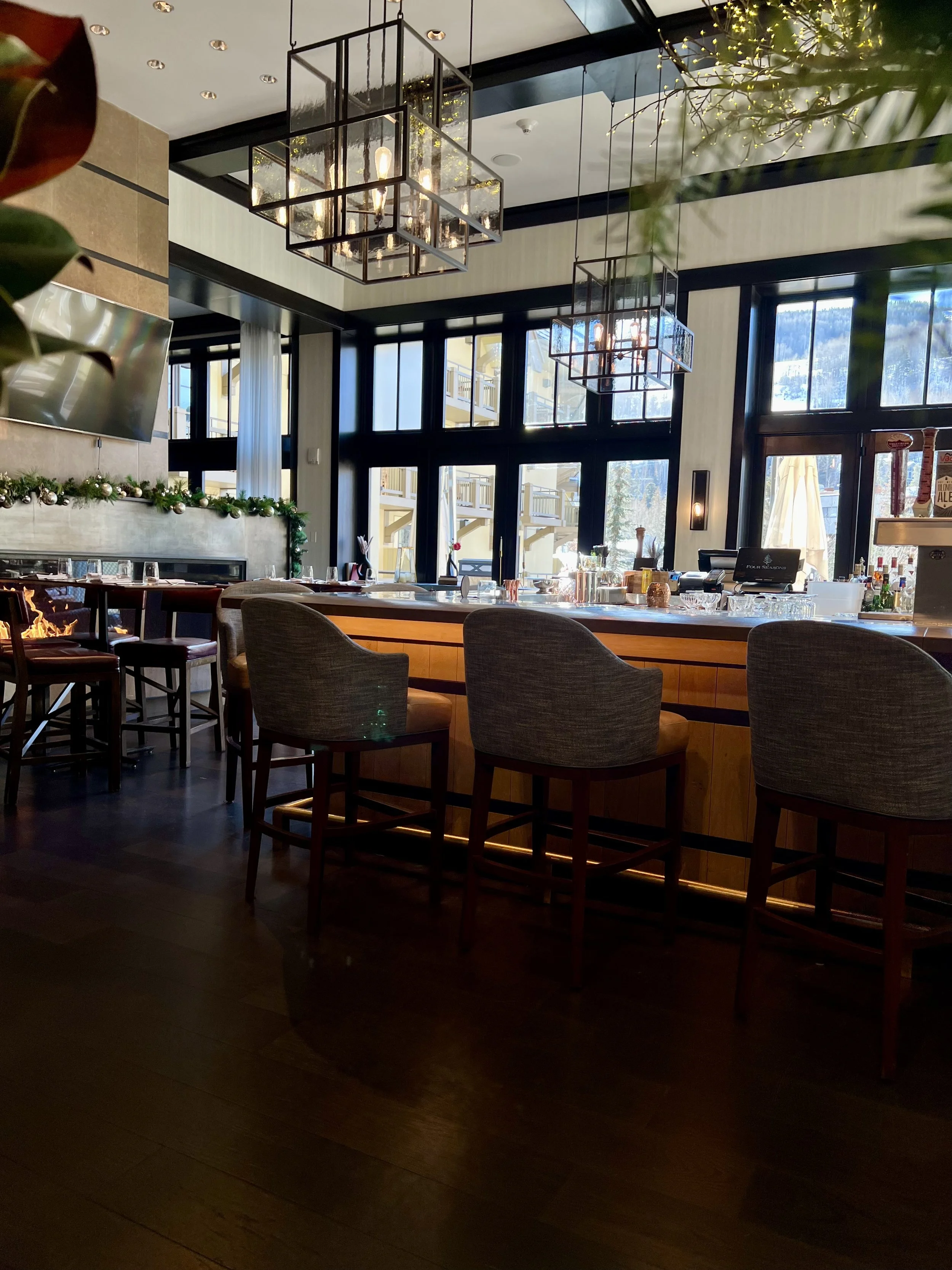 Four Seasons Vail, Remedy Bar & Grill