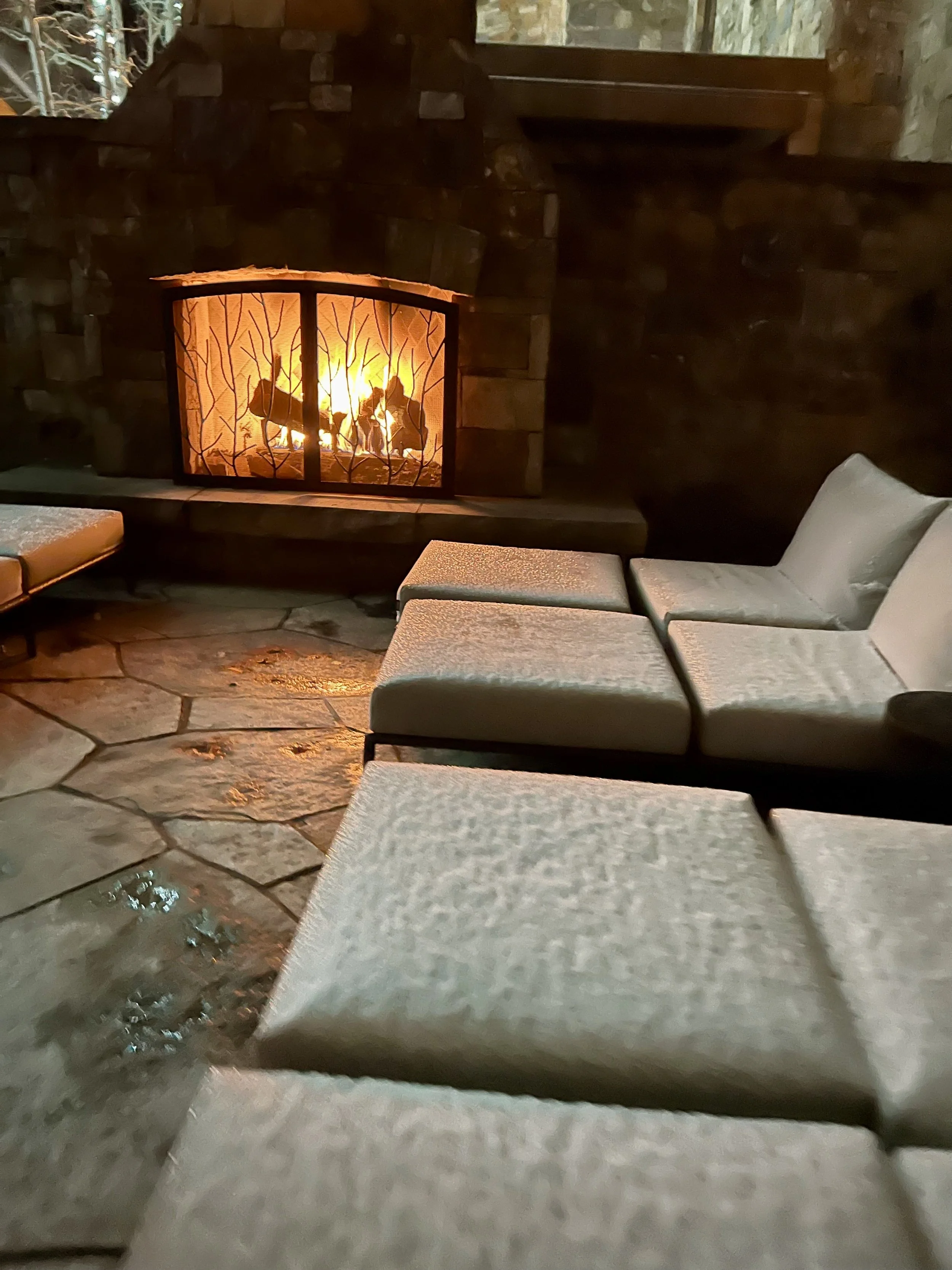 Four Seasons Vail, spa and pool