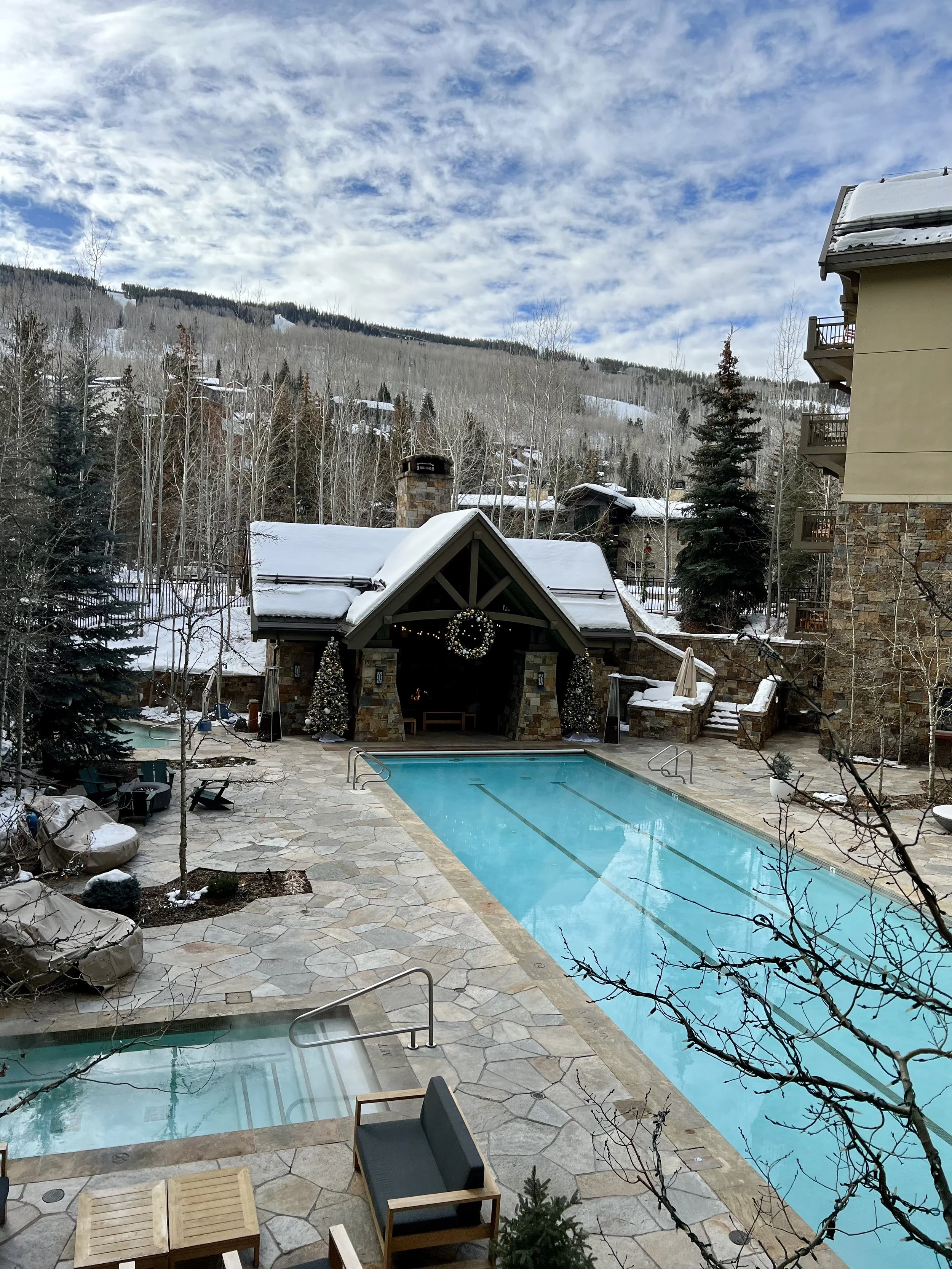 Four Seasons Vail, spa and pool