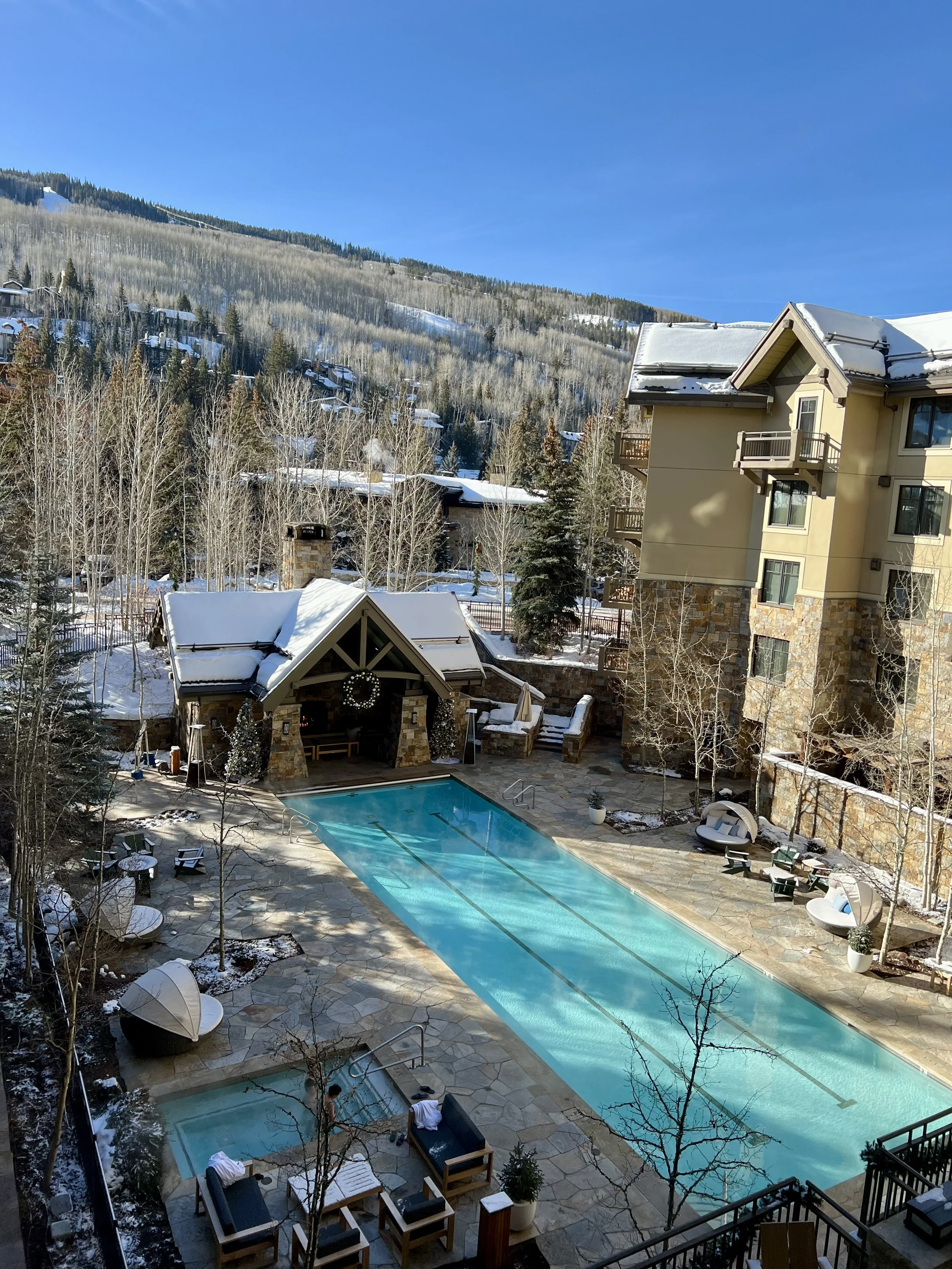 Four Seasons Vail, spa and pool