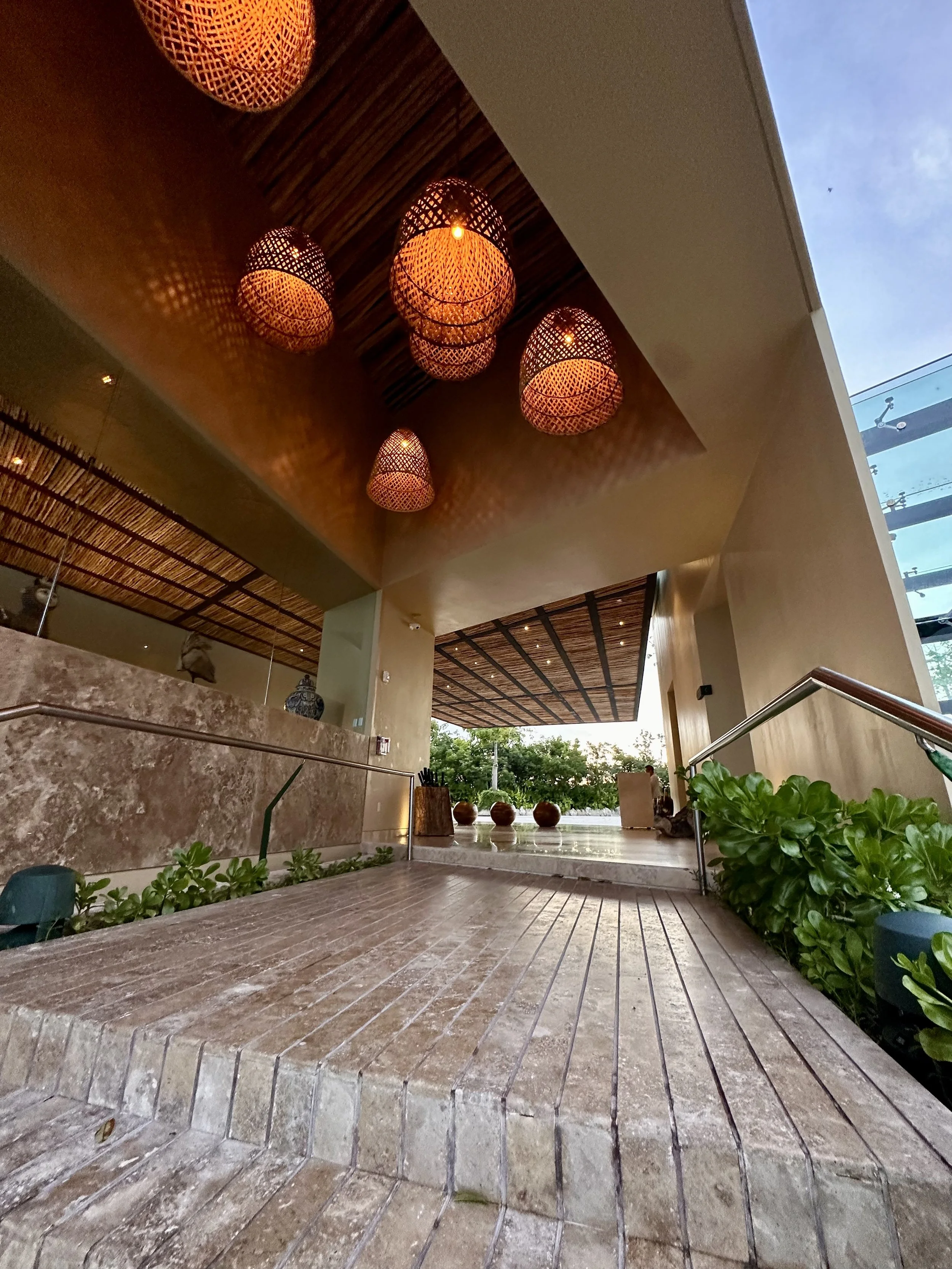 La Casa de la Playa — arrival and lobby