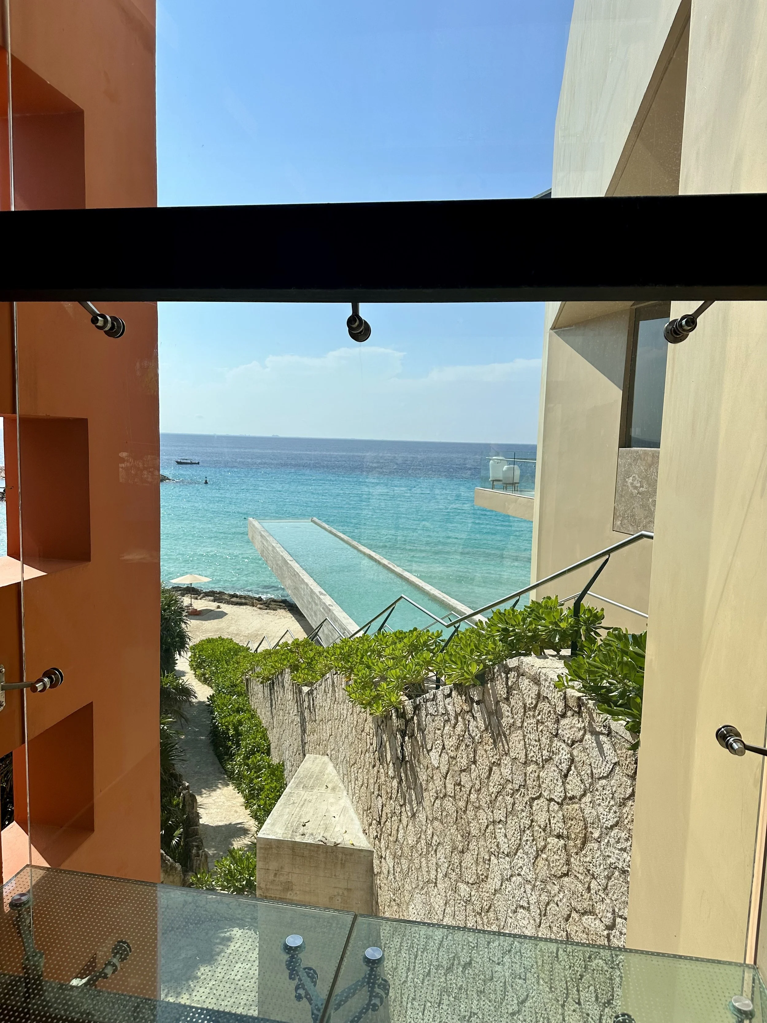 La Casa de la Playa — arrival and lobby