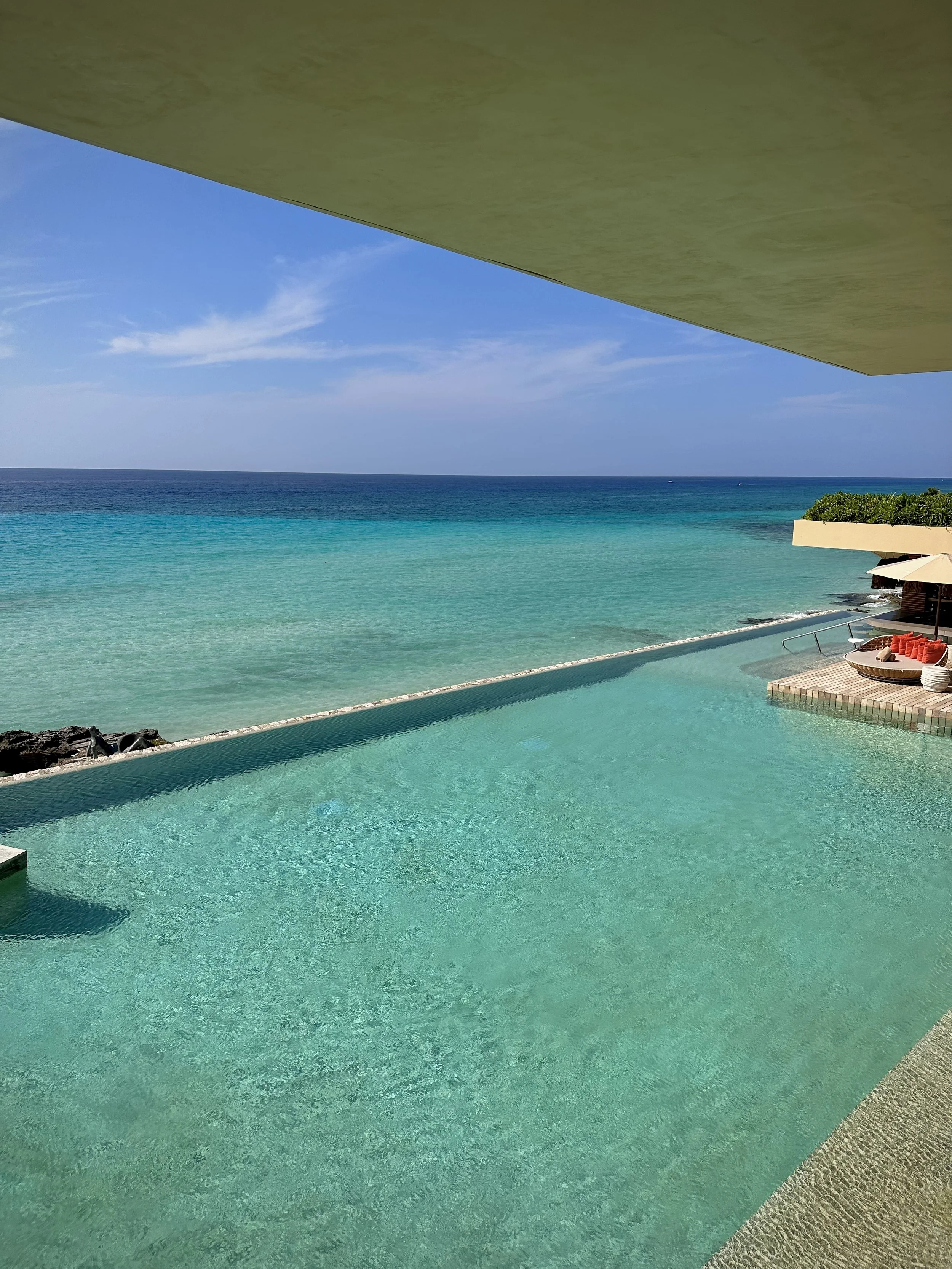 La Casa de la Playa — pools