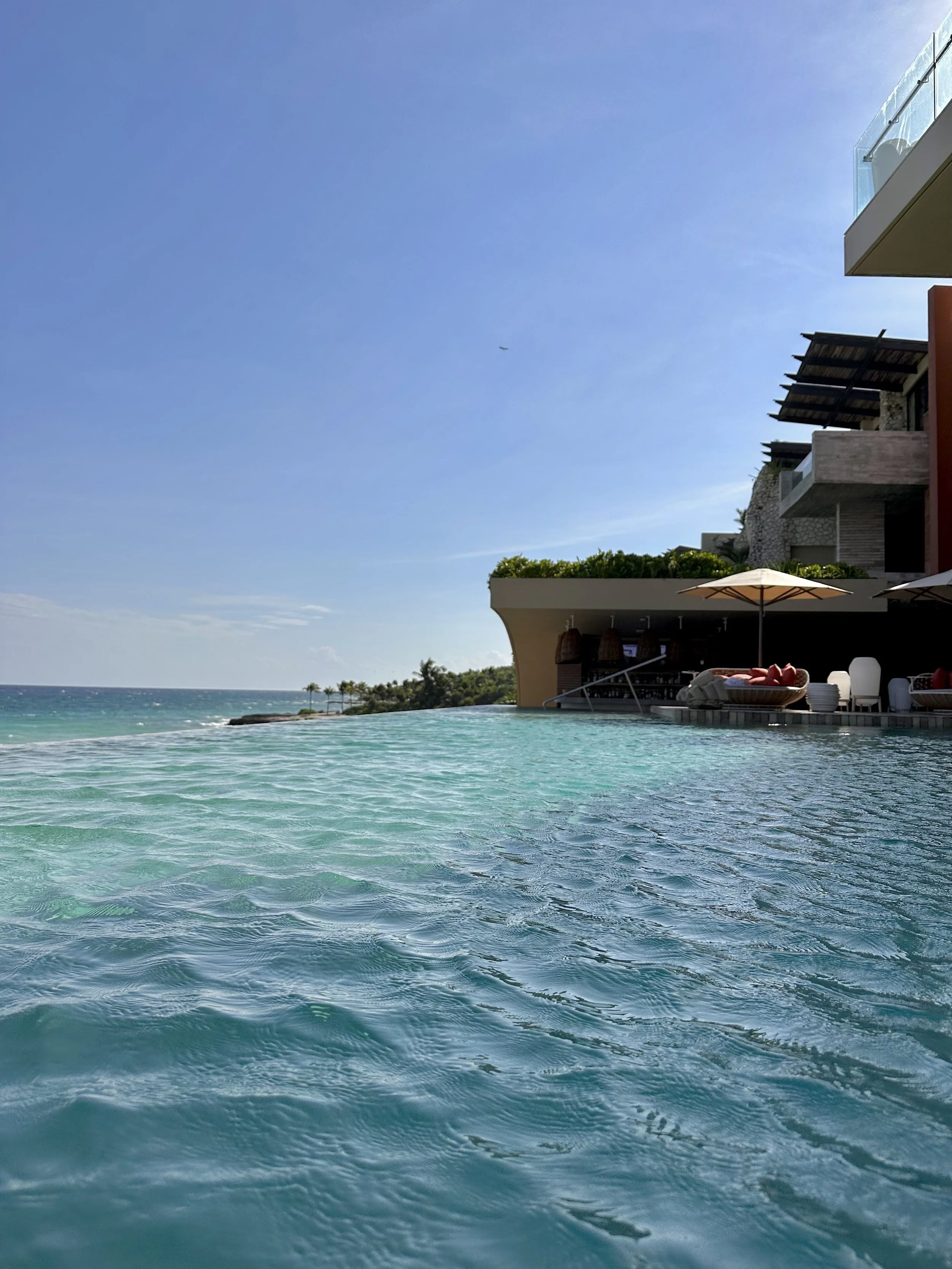 La Casa de la Playa — pools