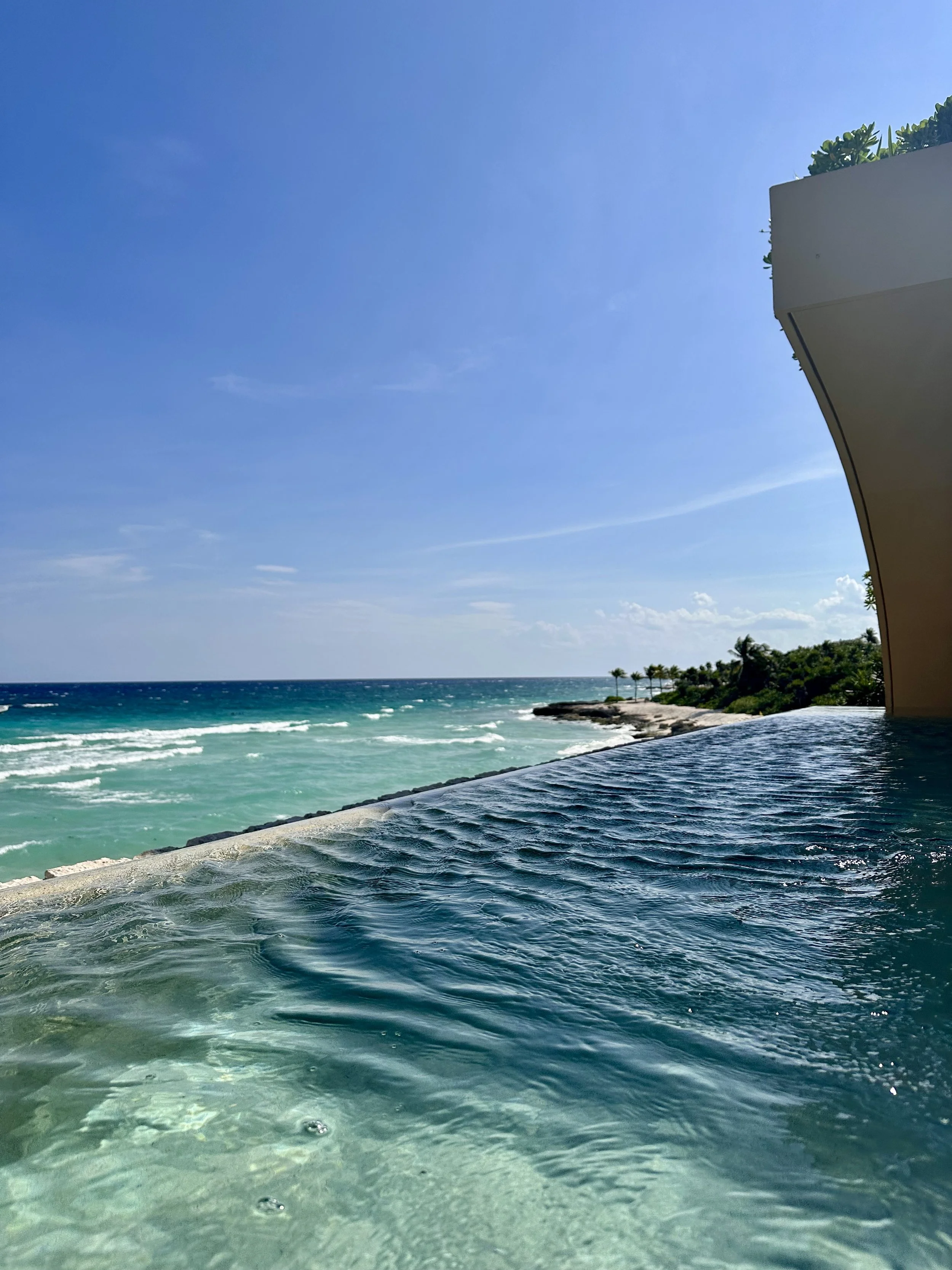 La Casa de la Playa — pools
