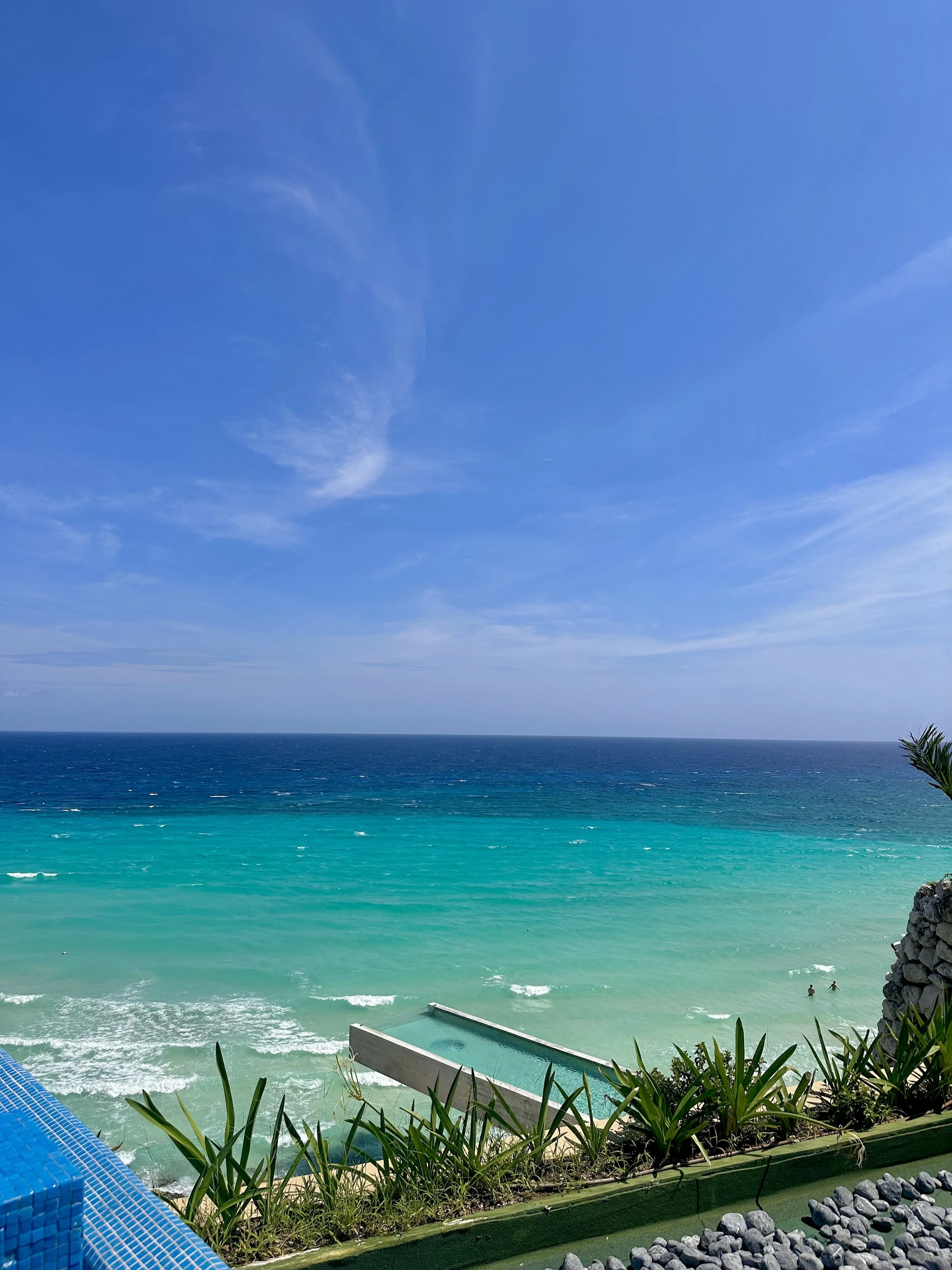 La Casa de la Playa — pools