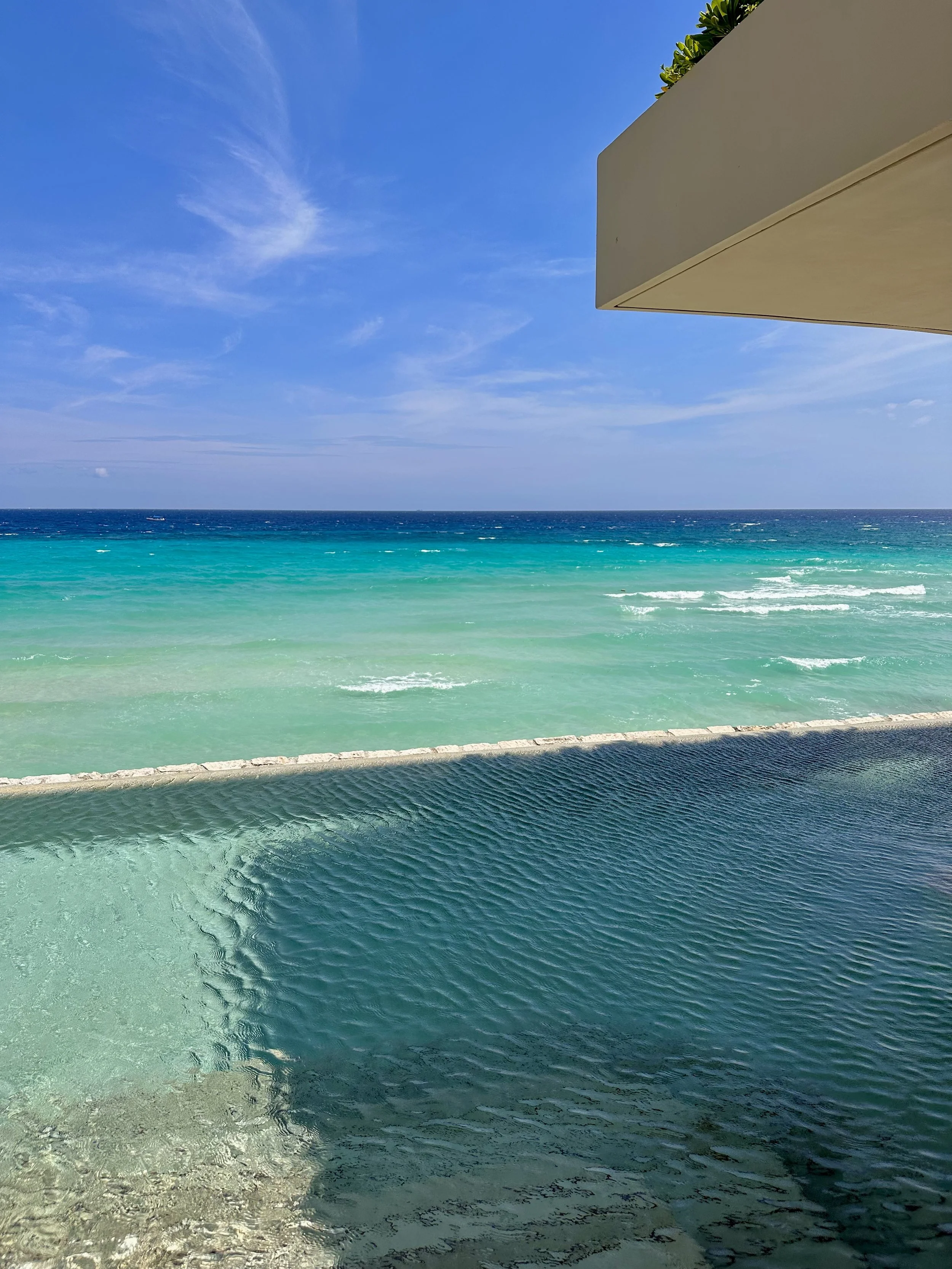 La Casa de la Playa — pools