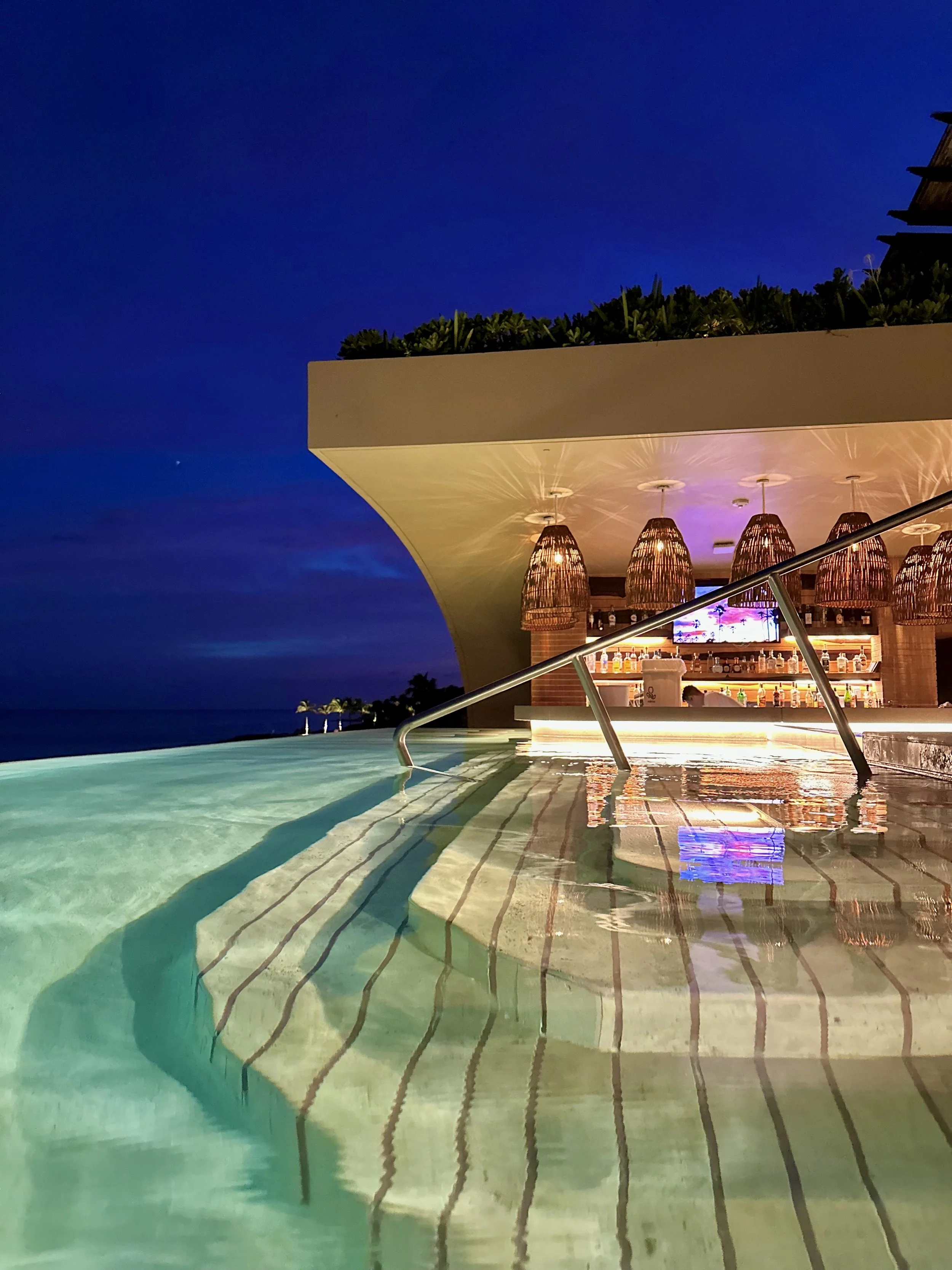 La Casa de la Playa — pools