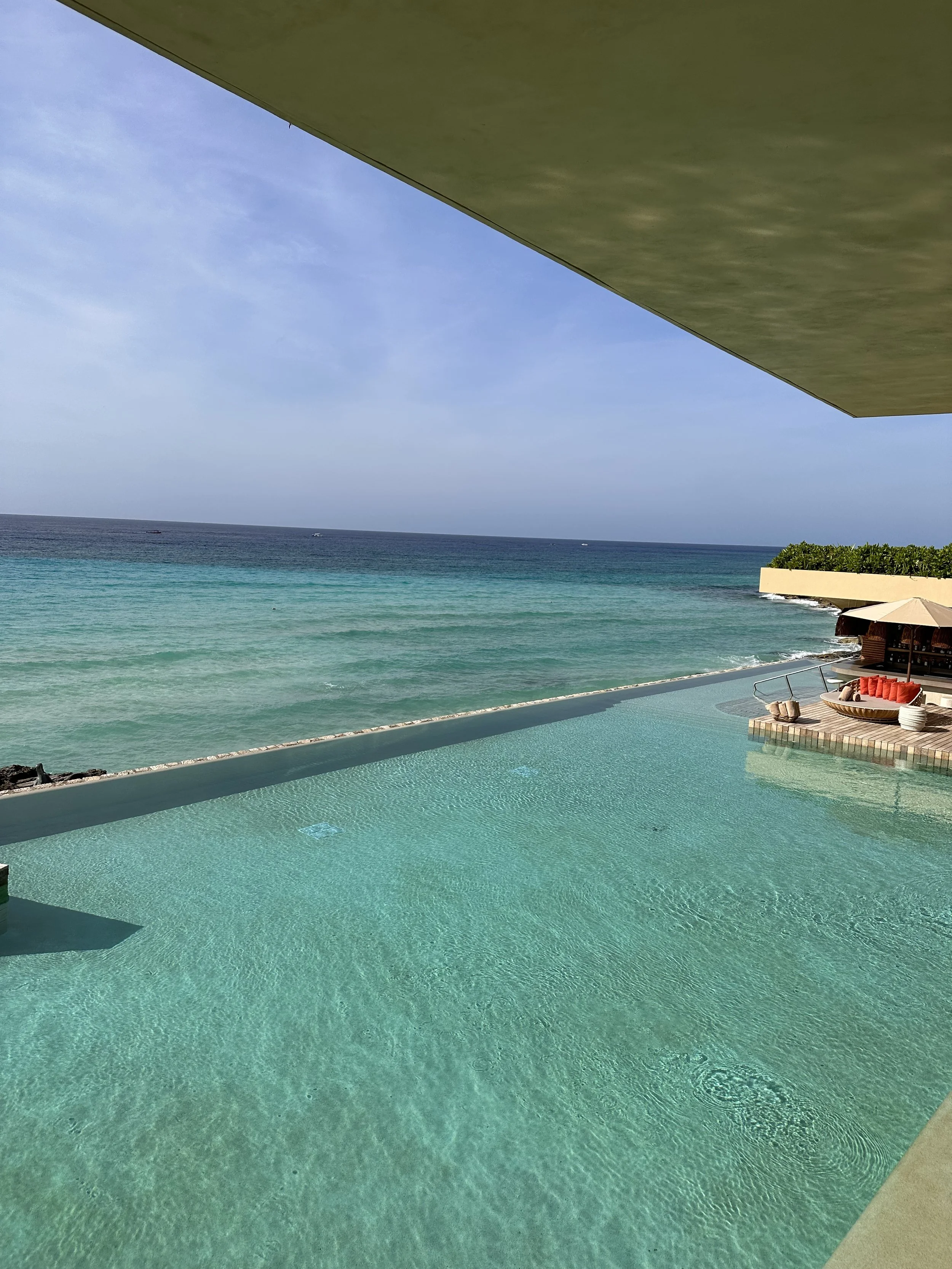 La Casa de la Playa — pools