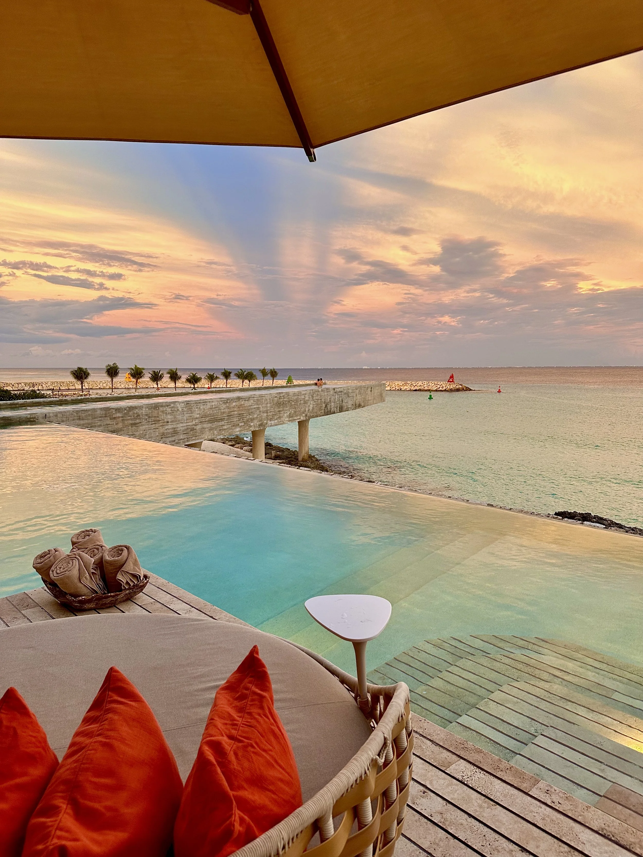 La Casa de la Playa — pools
