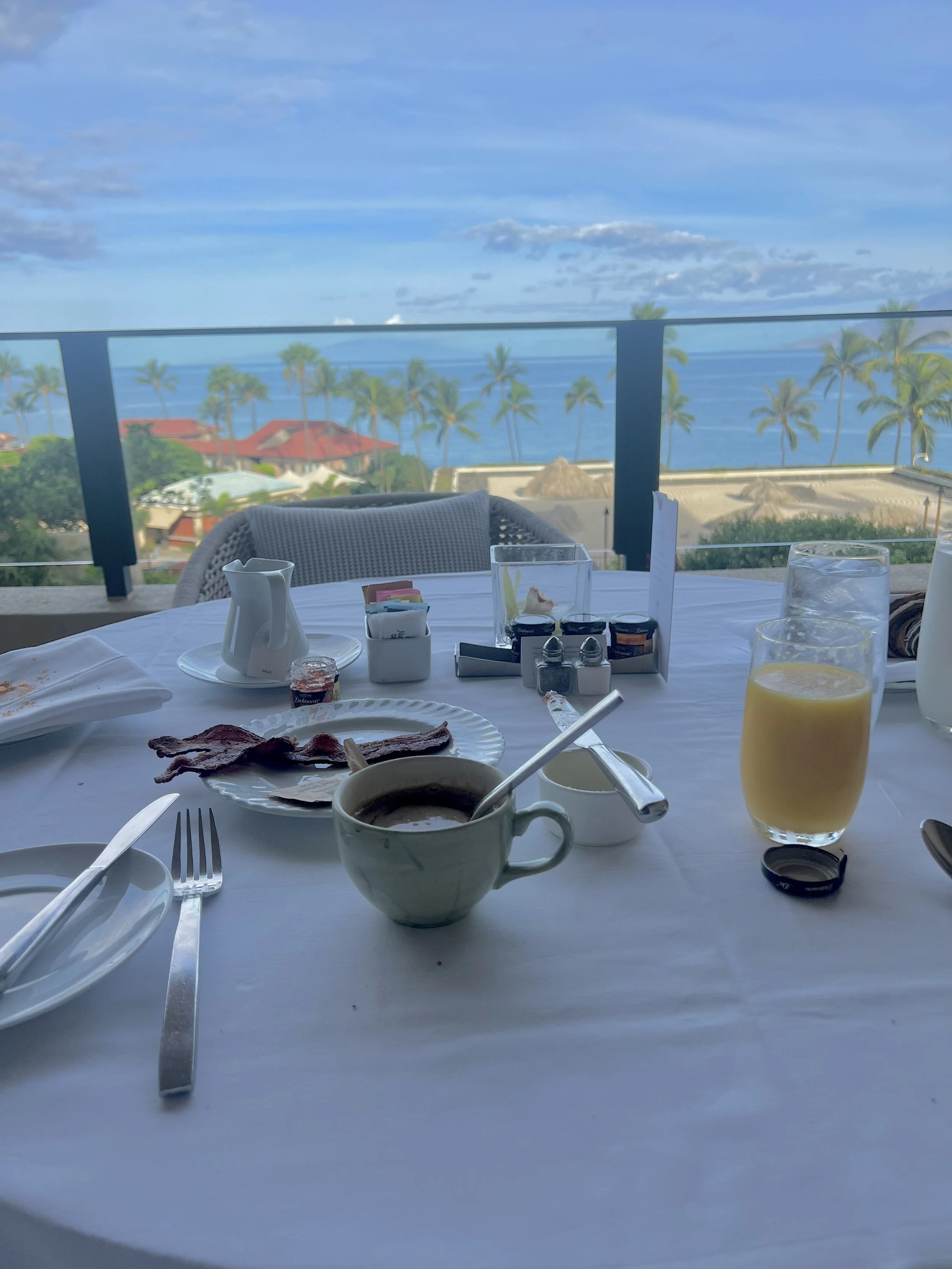 Four Seasons Maui — Beachwalk Café