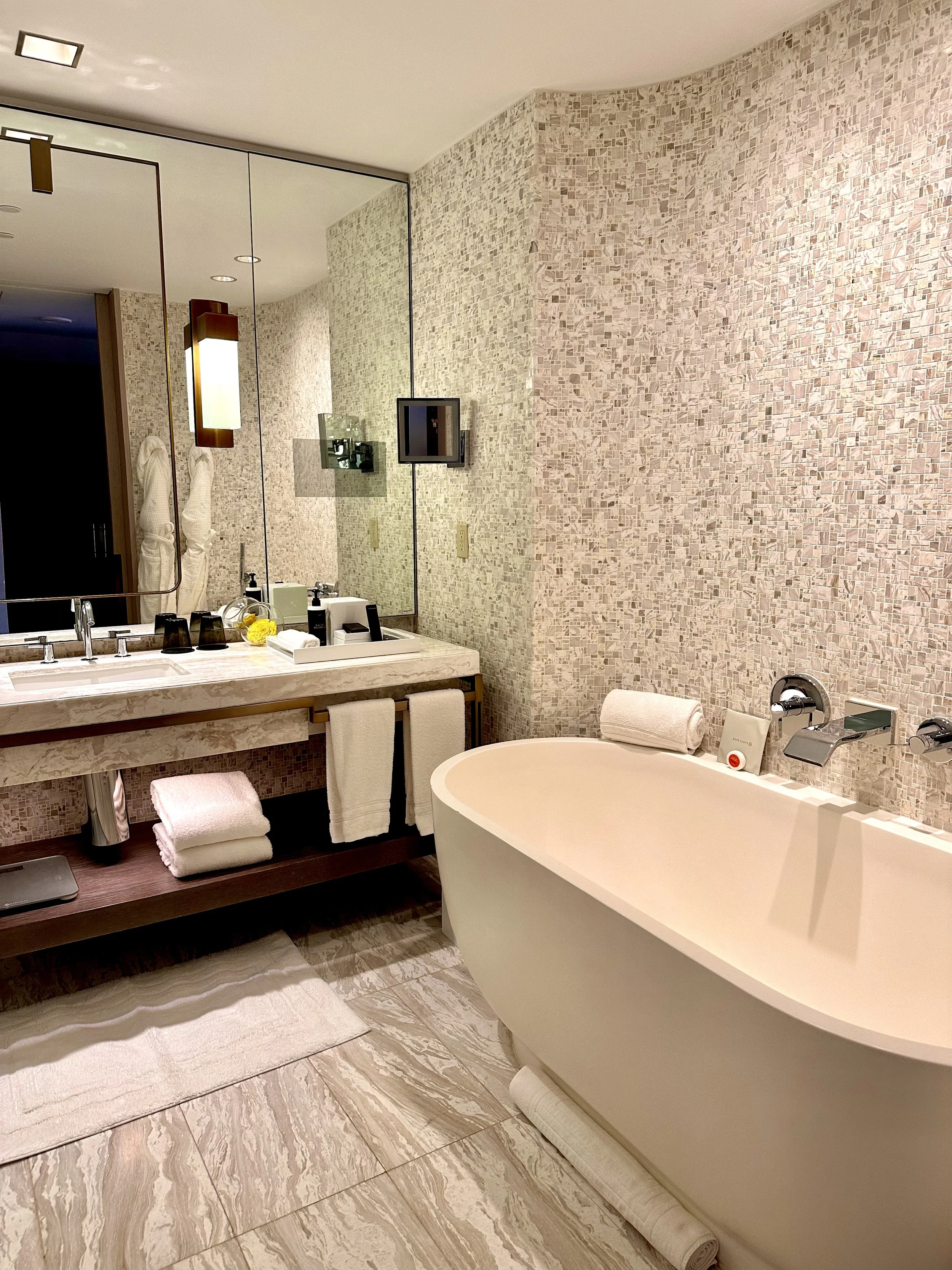 Four Seasons New York Downtown — room