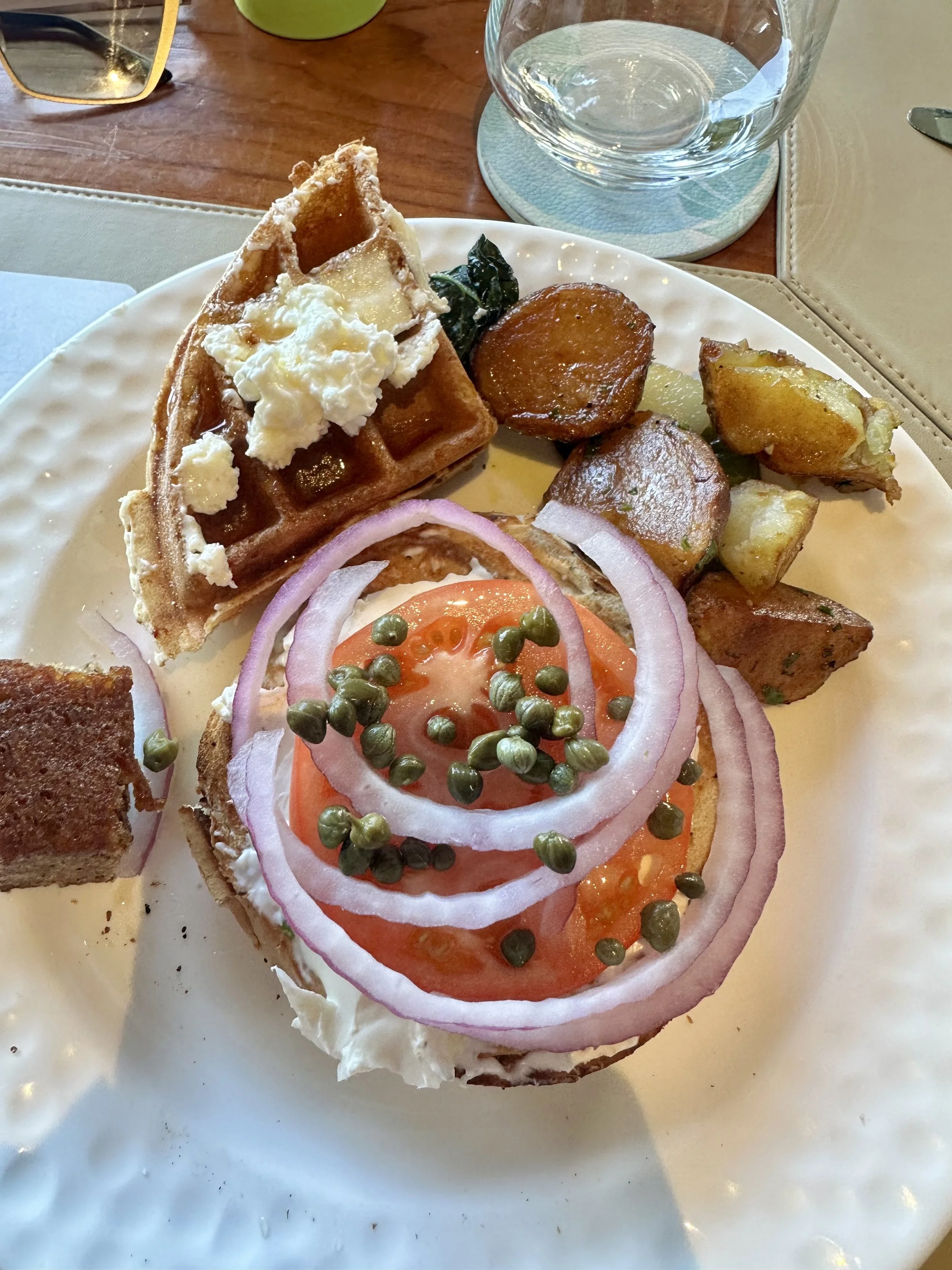 Four Seasons Oahu Ko Olina — restaurants and pools