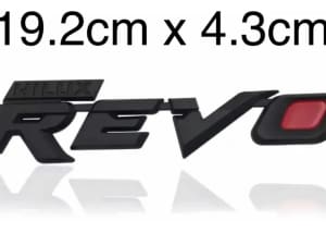 Emblema Negro Palabra Revo und. - Car Zone Accesorios Honduras