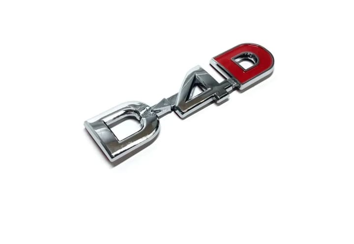 Emblema Cromado Palabra D-4D und - Car Zone Accesorios Honduras