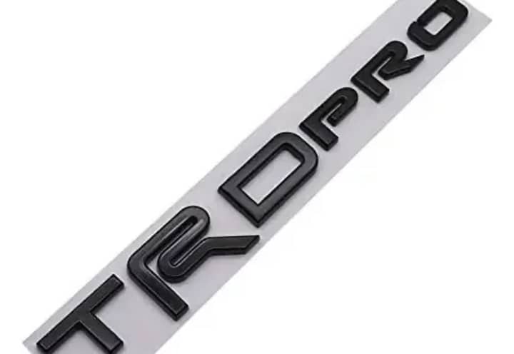 Emblema Negro Palabra TRD Pro und - Car Zone Accesorios Honduras