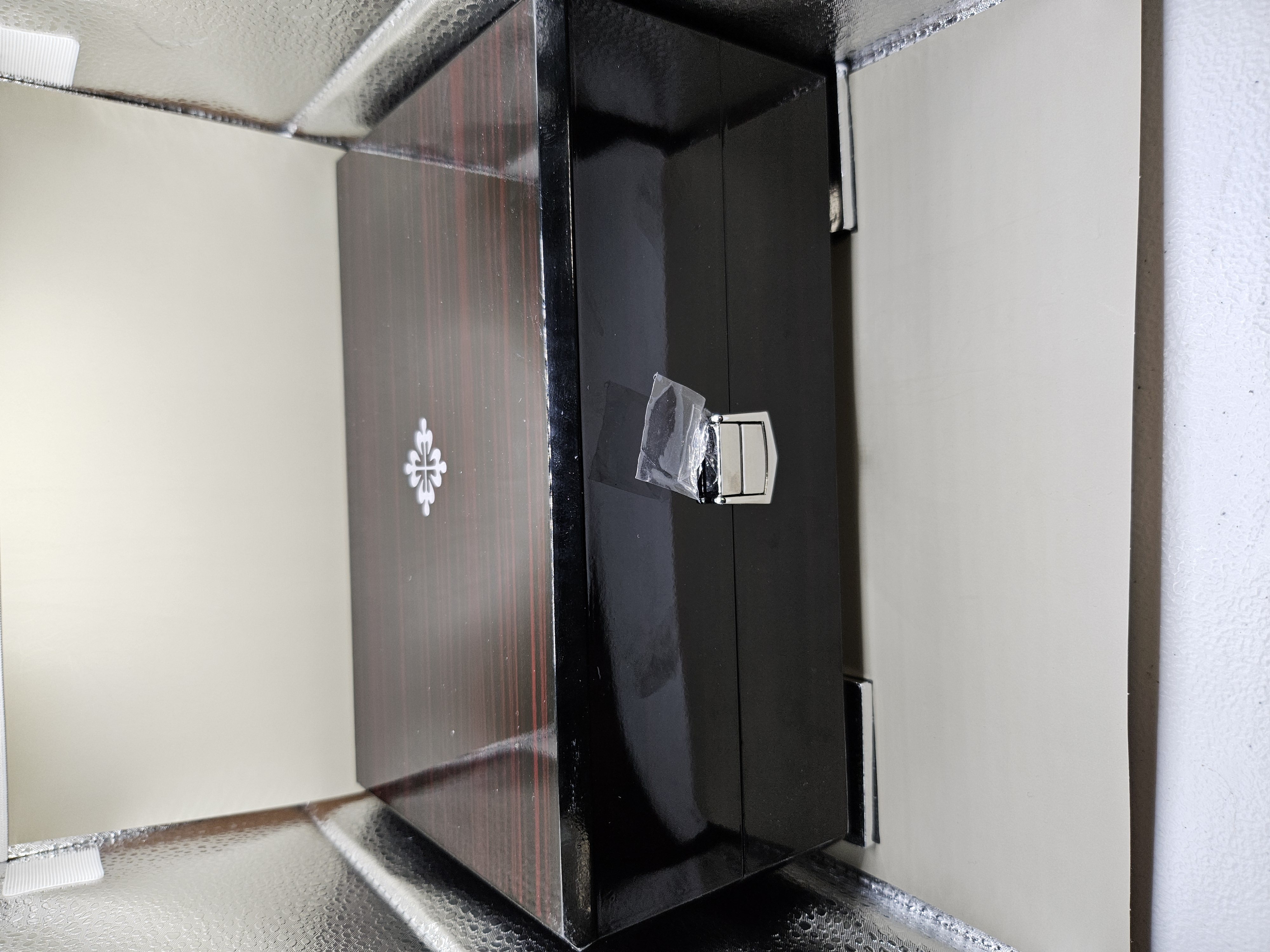 Patek Philippe Geneva Luxury Wooden Watch Box – Gloss Black Display Case