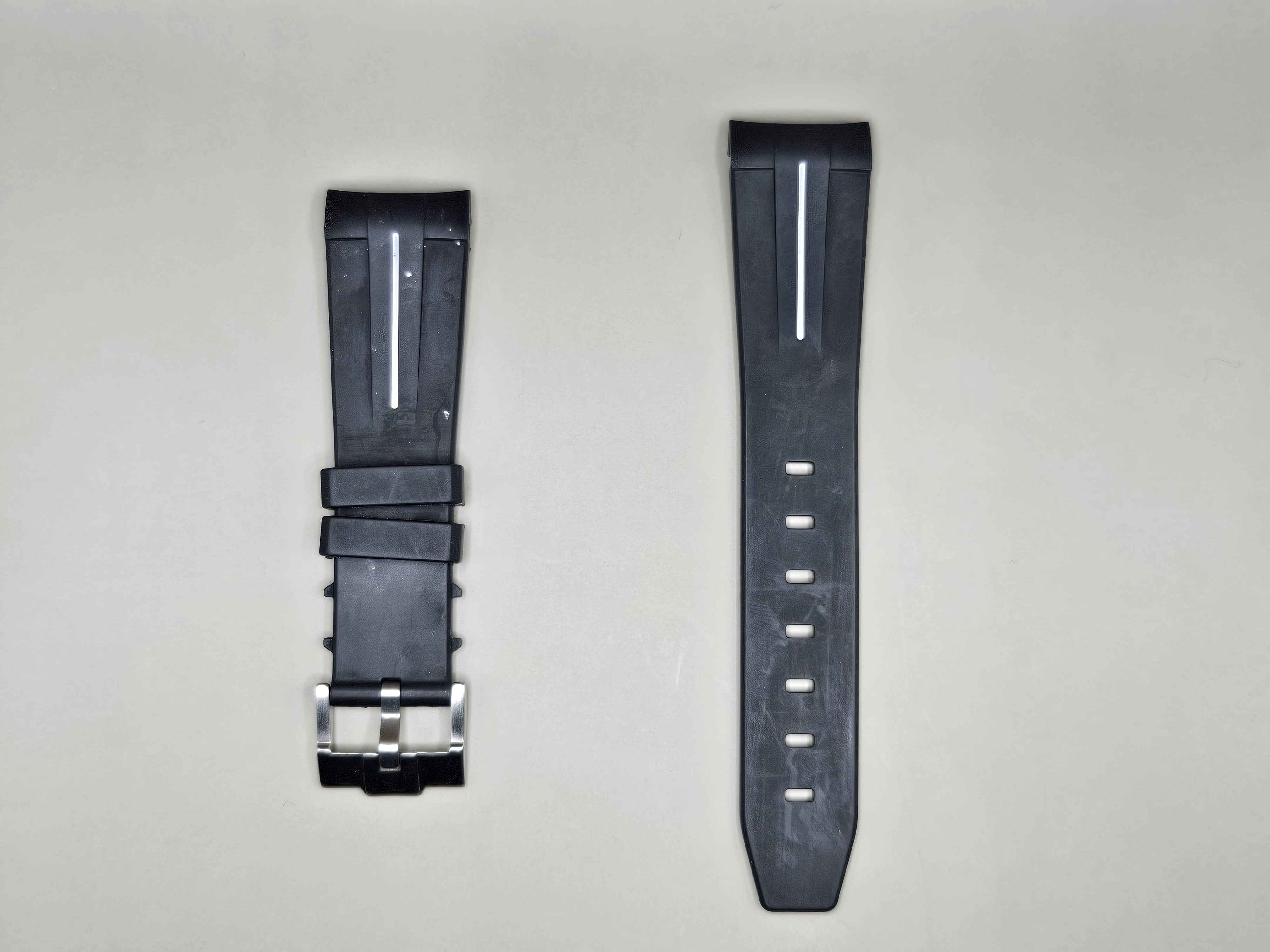 27mm Black Rubber Sport Watch Strap with White Racing Stripe – Stainless Steel Buckle – Large Case Fit