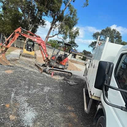 Earthmoving equipment receiving on-site service