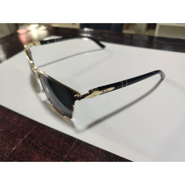 Ray.-Ban  4