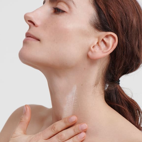 Dr. Hauschka Regenerating Neck and Décolleté Cream
