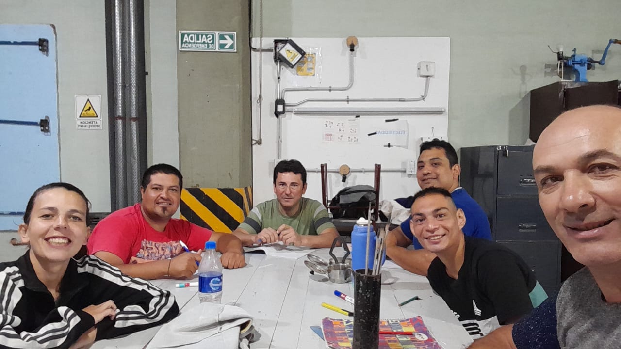 Estudiantes soldadura