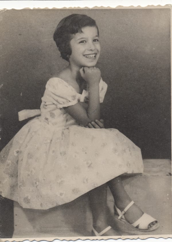 Photo restoration service Montreal — restore old damaged photographs