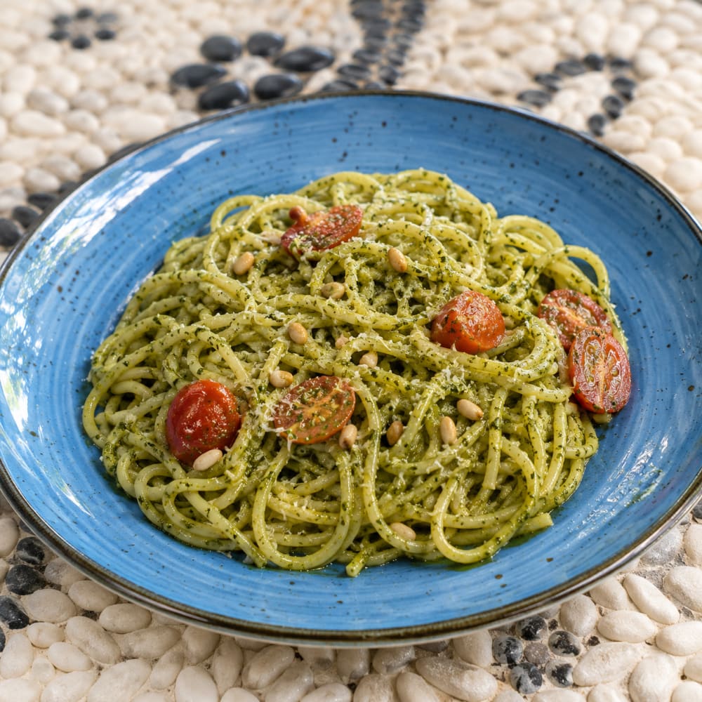 Spaghetti with basil pesto