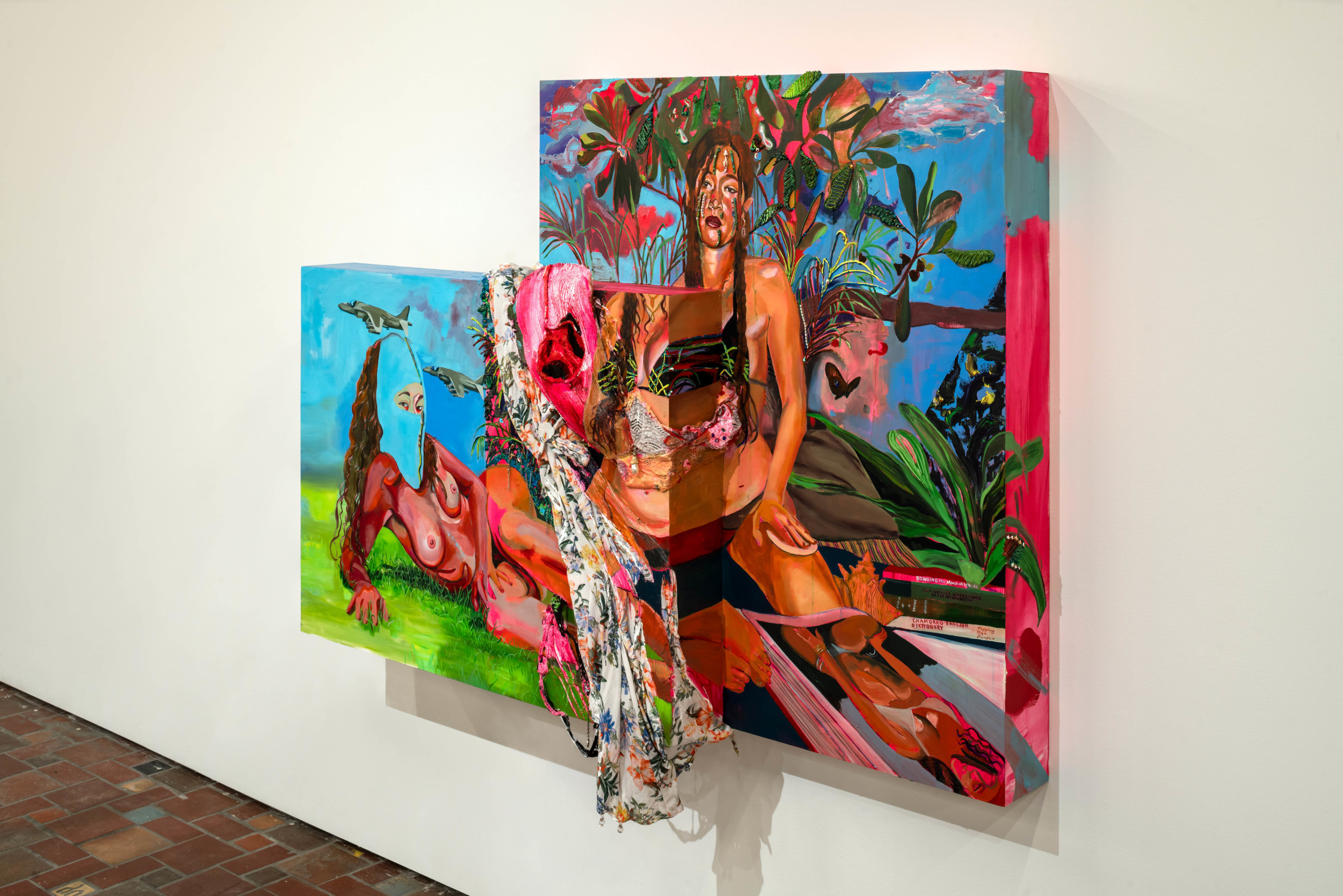 Self portraiture in surrounding, in landscape, in DNA, in objects, in material, in eyes, in stories,...