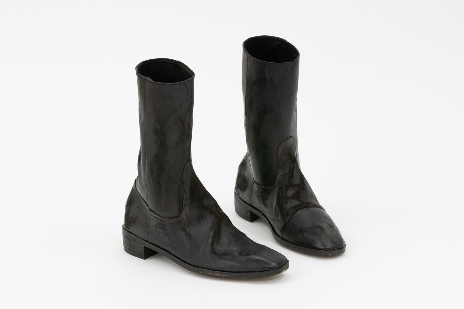 Prosthesis for freedom - Ellen Craft’s ‘pair of very high-heeled boots’
