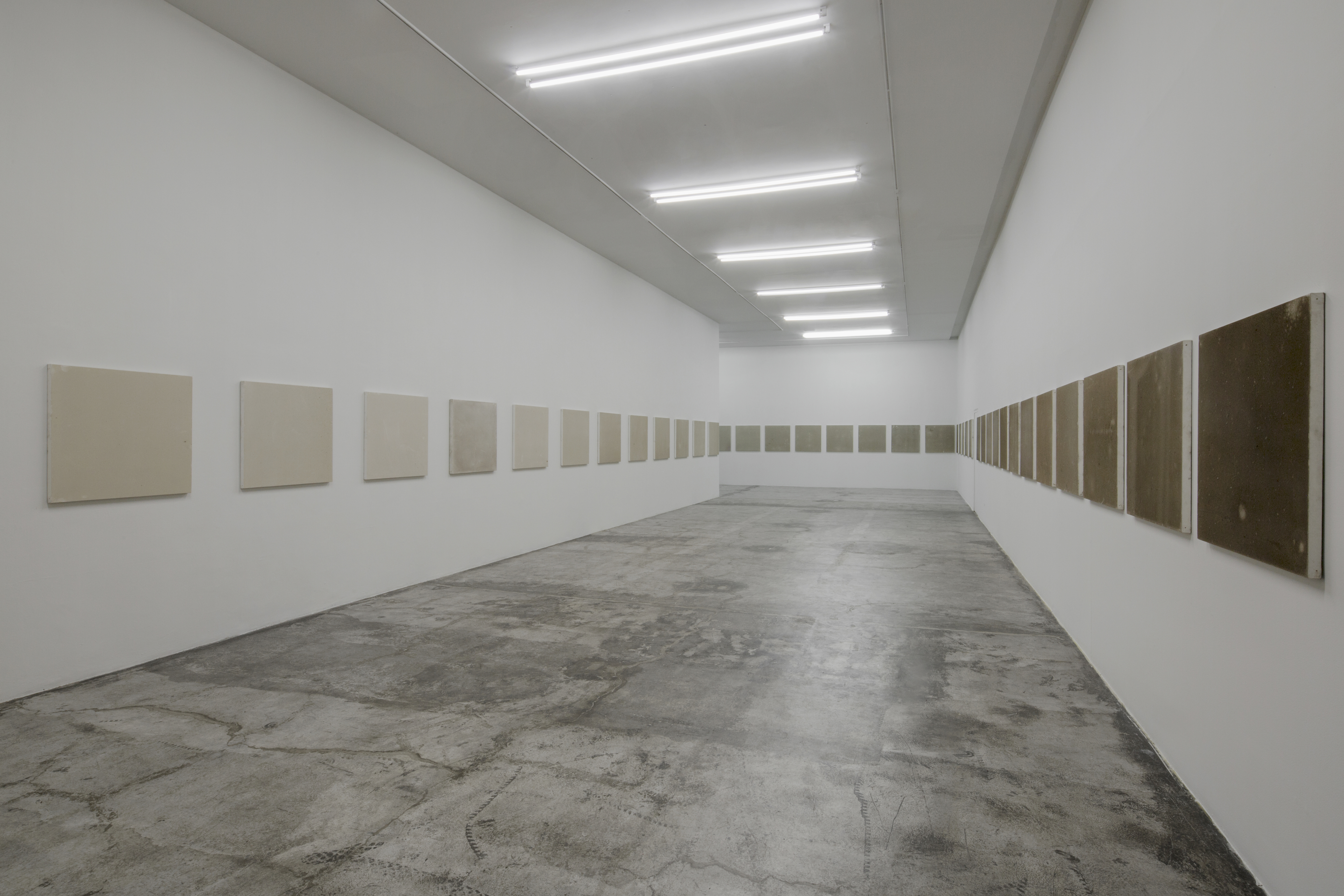 52 Canvases Exposed to Mexico City's Air