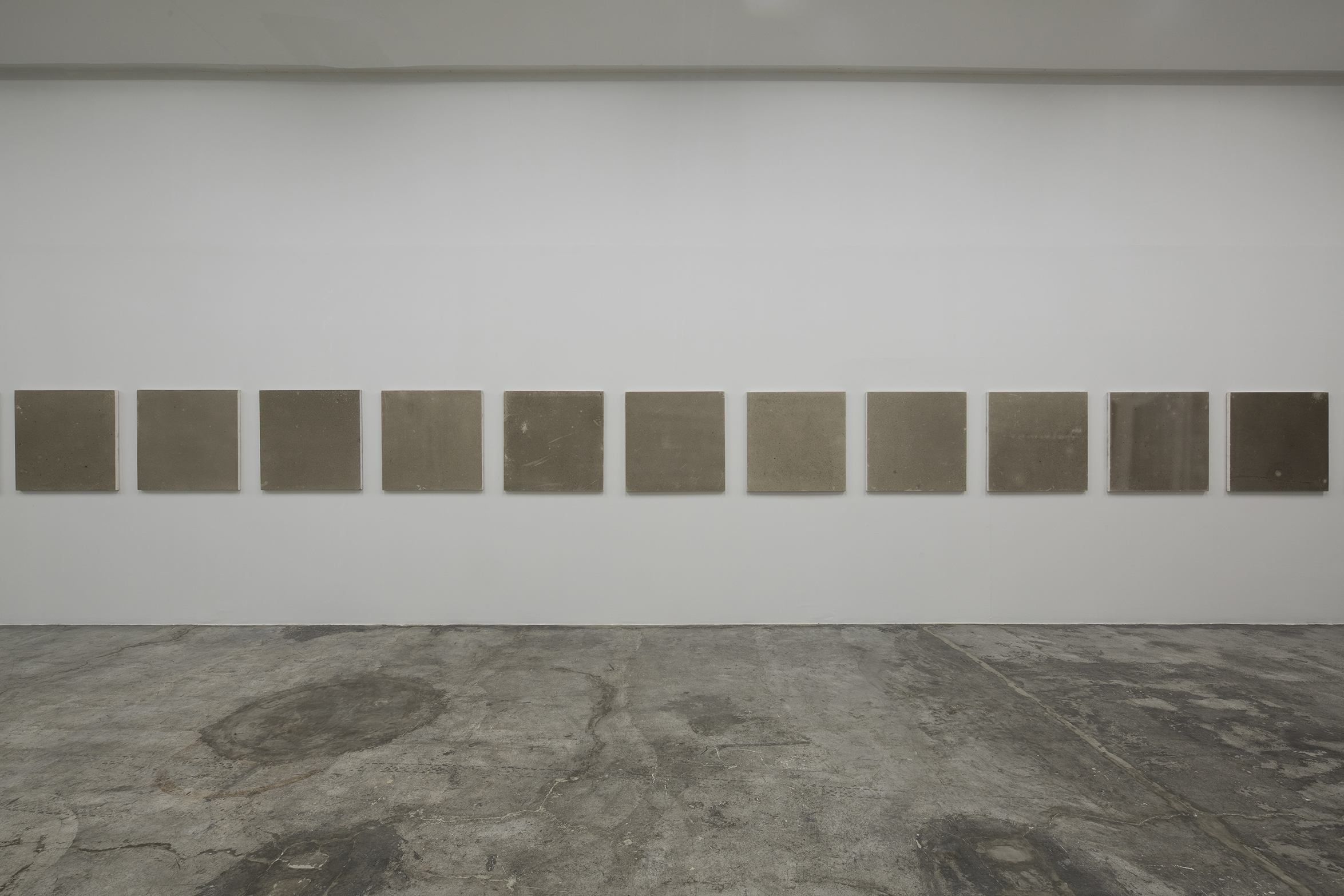 52 Canvases Exposed to Mexico City's Air
