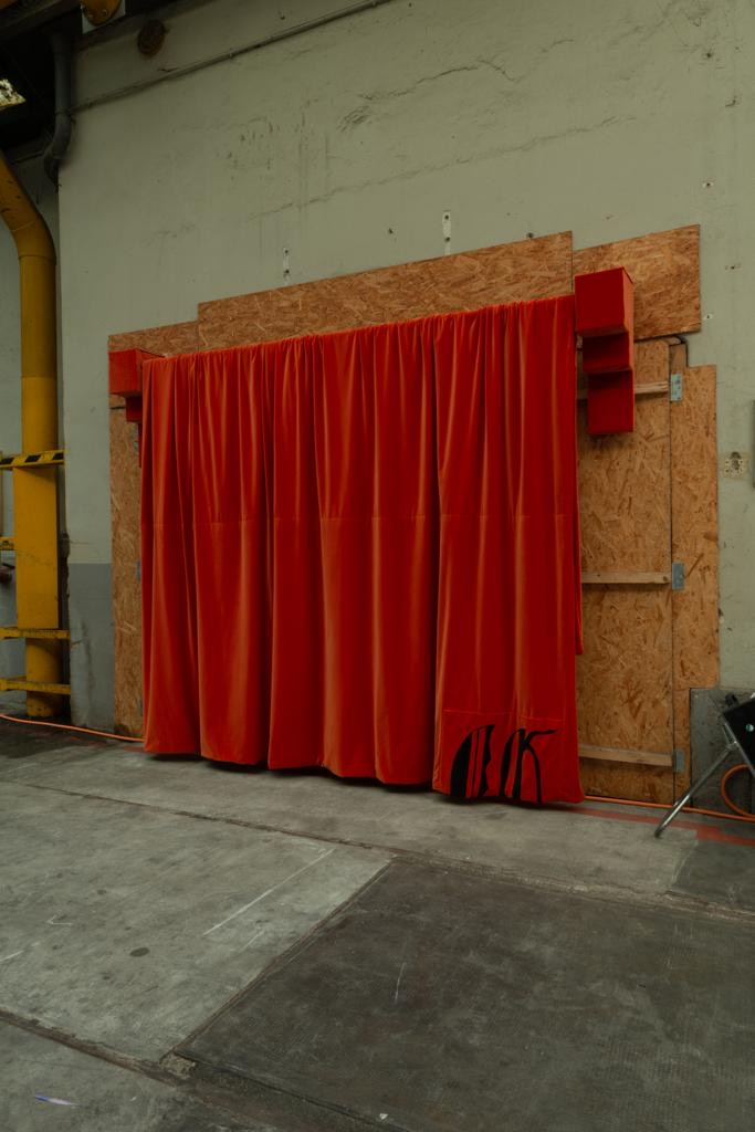 Curtain