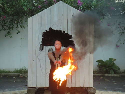 Inner Past, performance