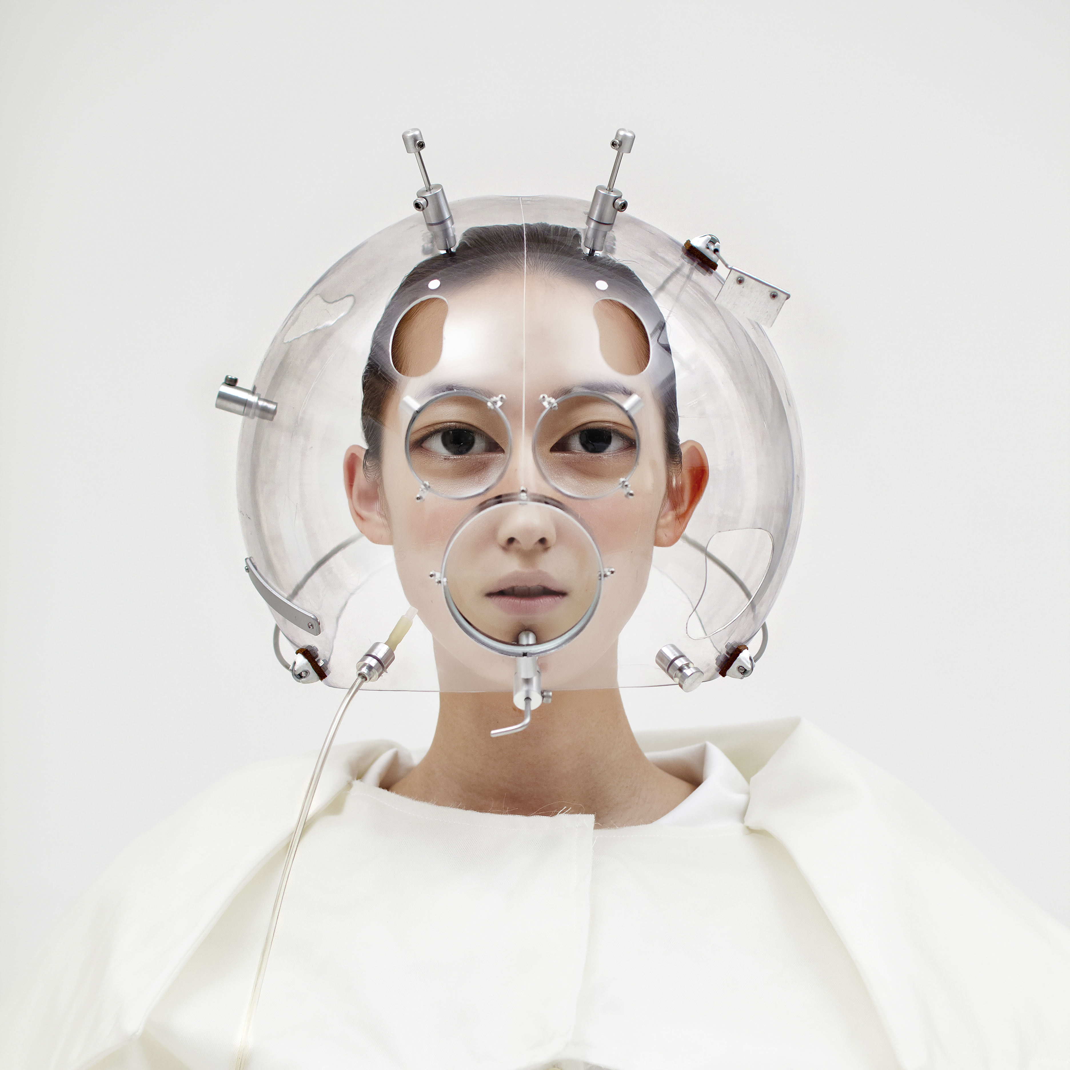 Altering Facial Features with WH5