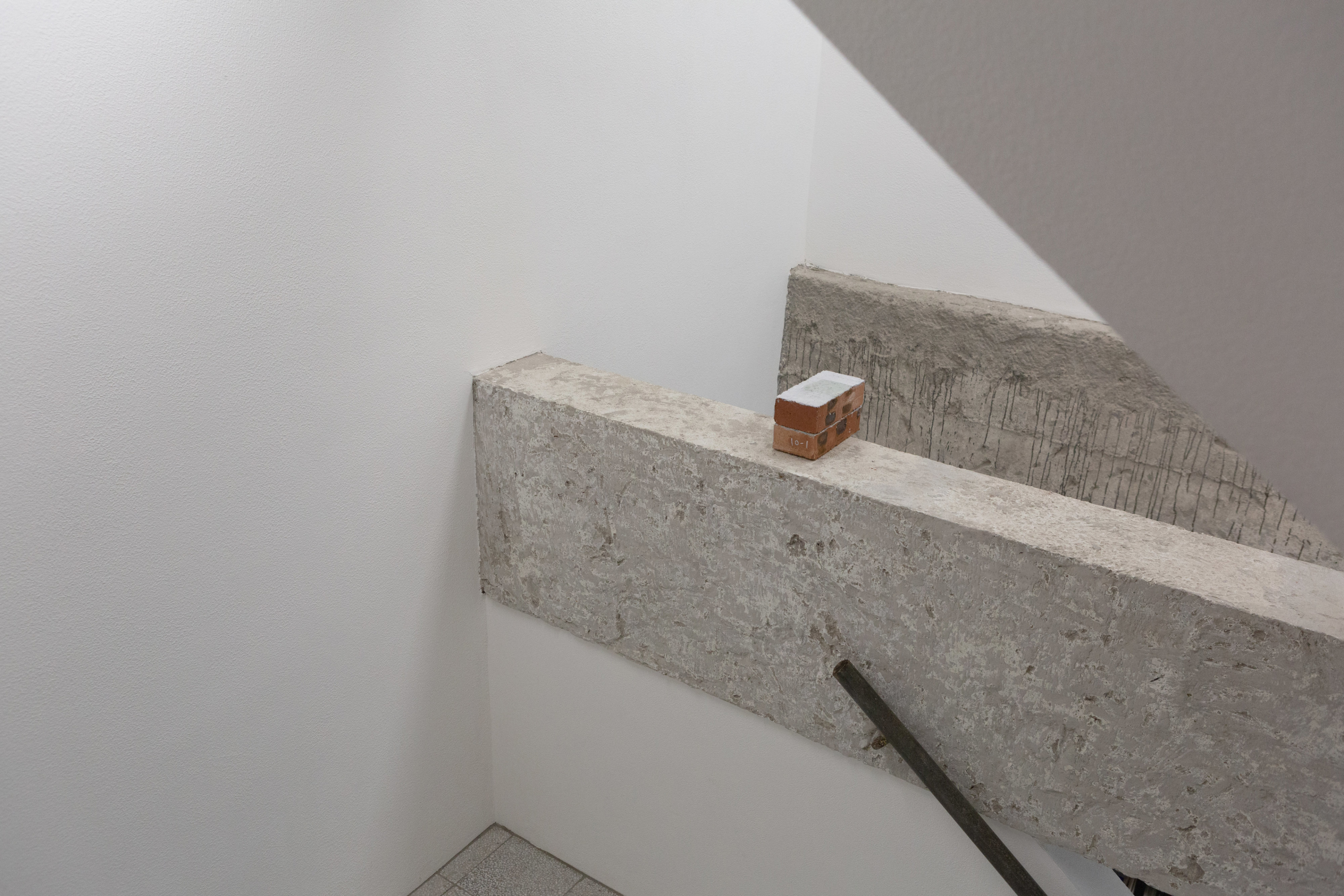 Bricks on the crossbeam 樑上的磚塊