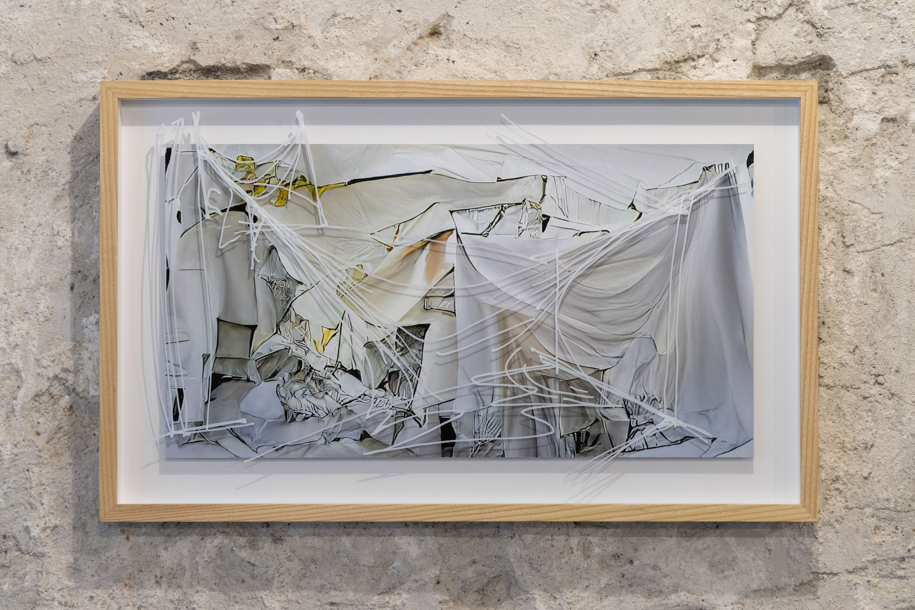 A Conversation (On Devastated Fabrics) 對話（論毀壞的織物）