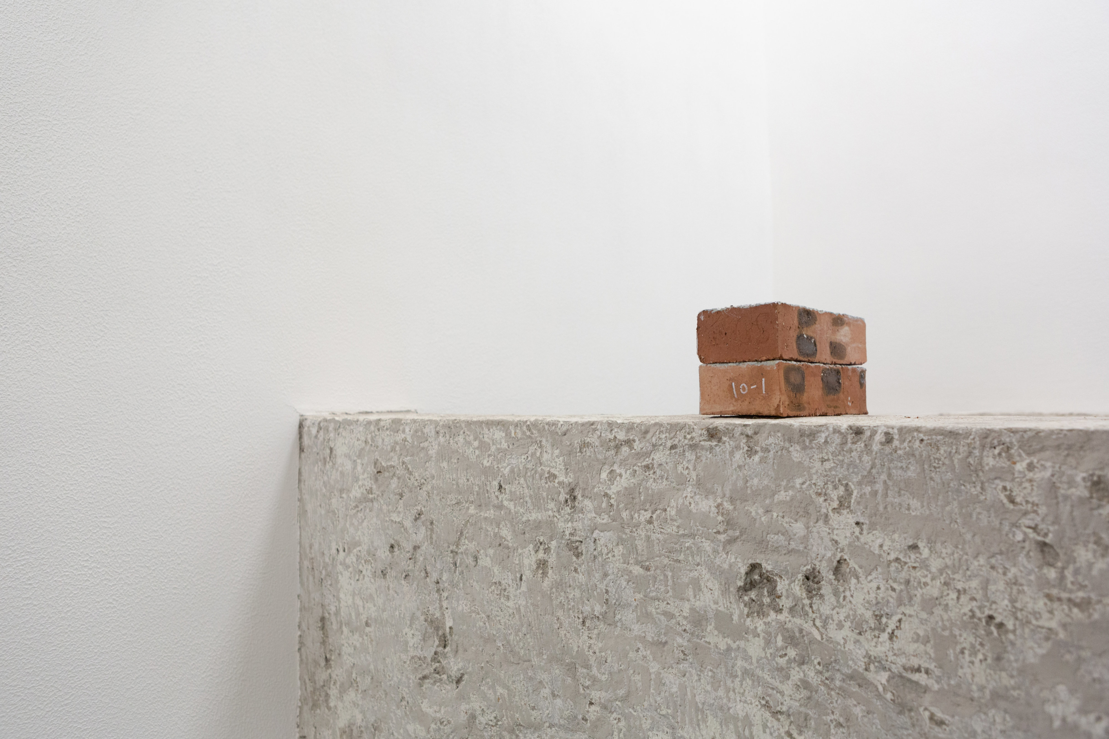 Bricks on the crossbeam 樑上的磚塊