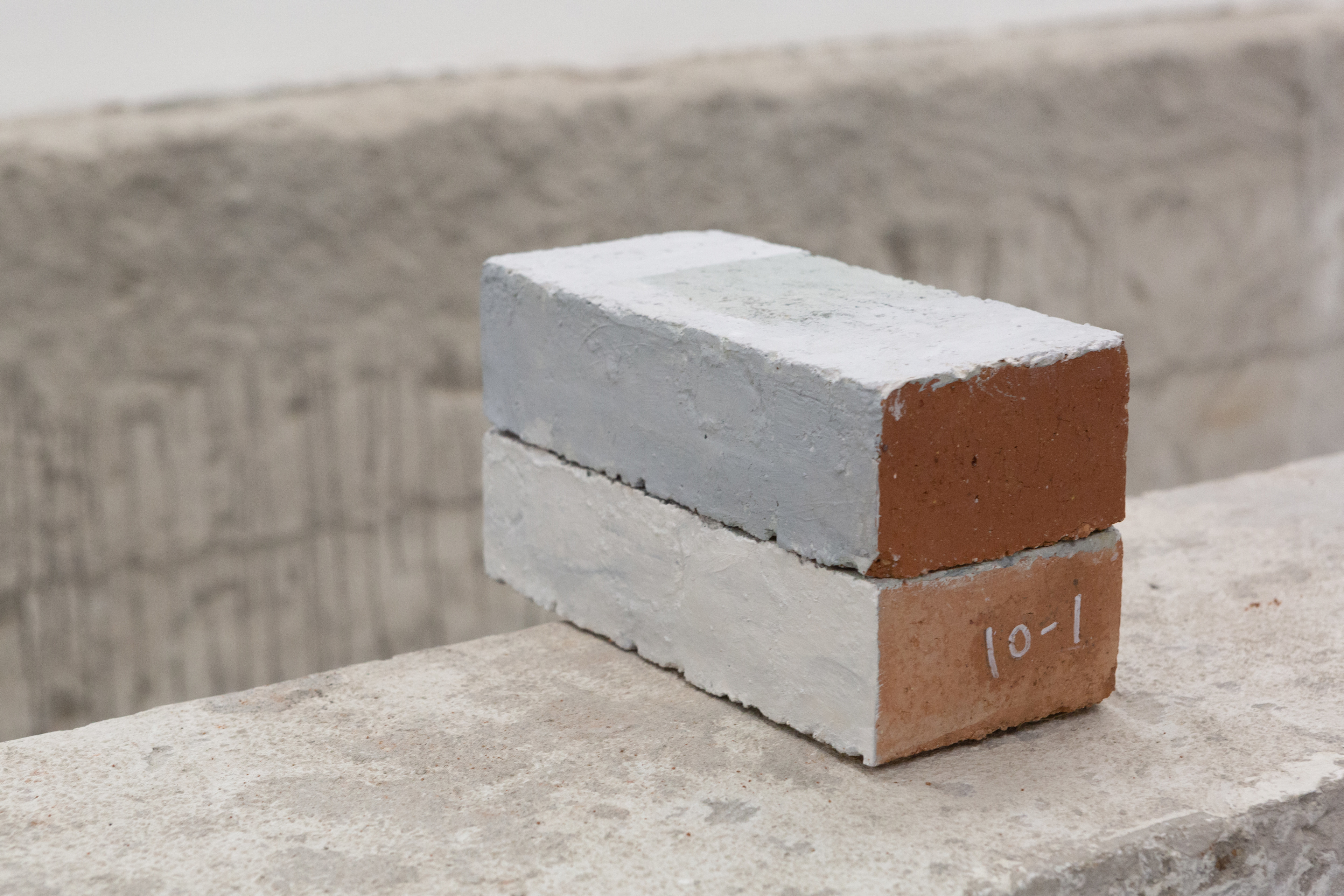 Bricks on the crossbeam 樑上的磚塊