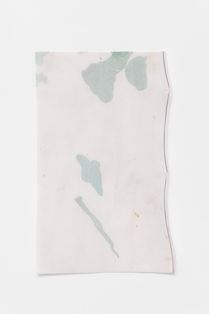 Pink cloth, leaf small