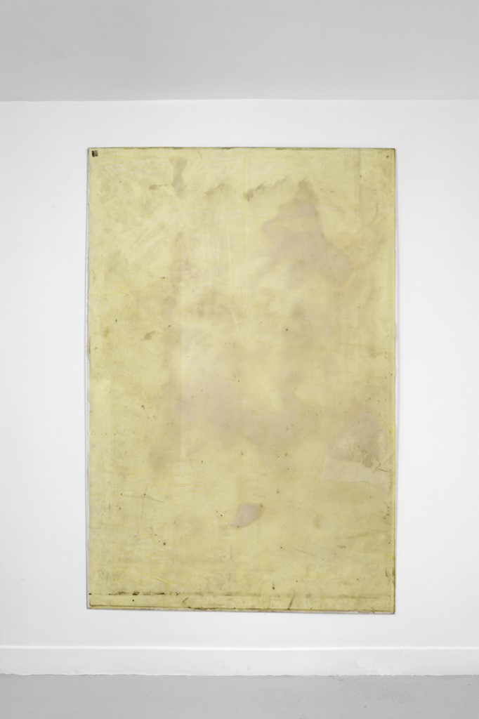 Pink cloth, yellow