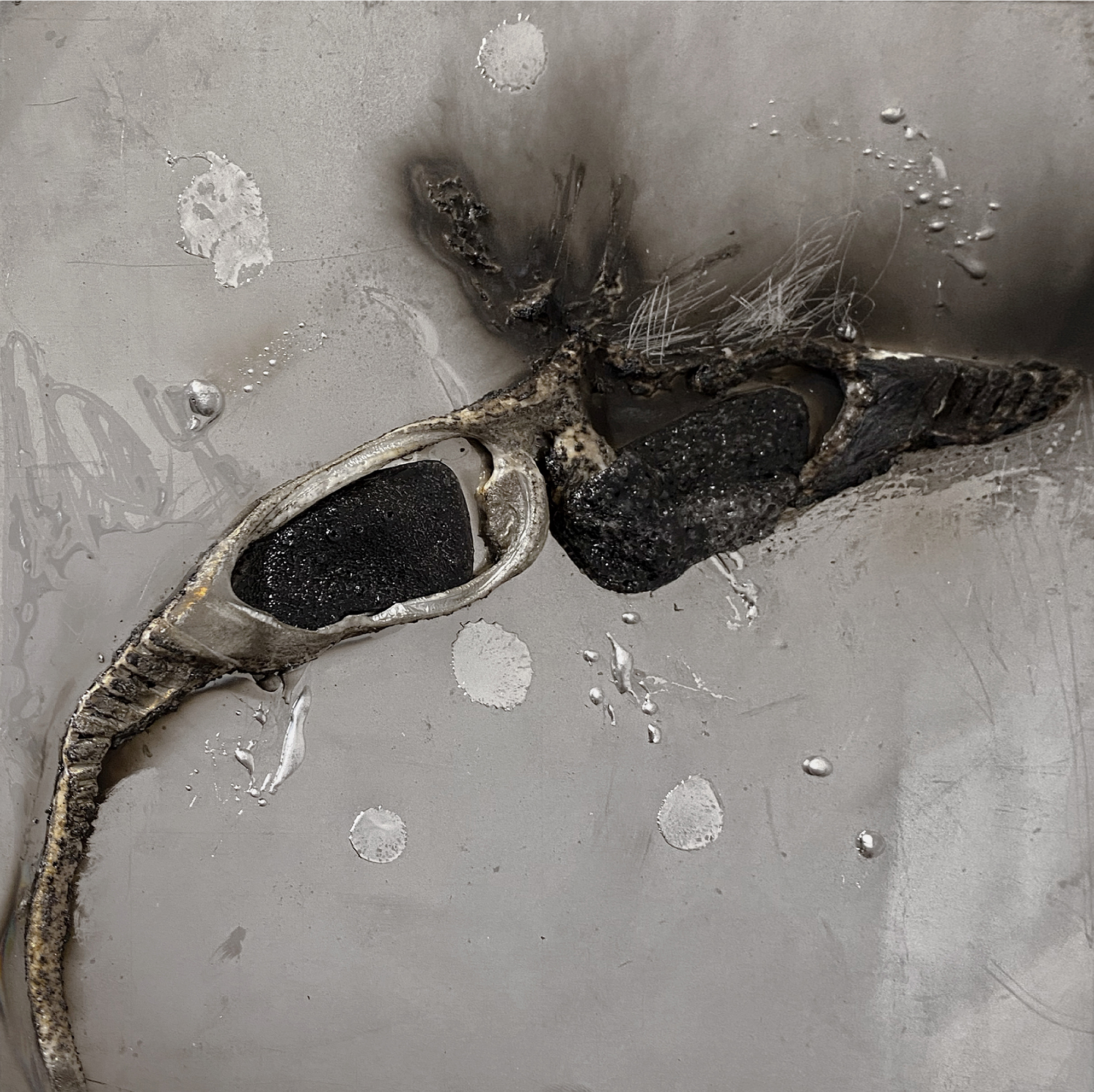 🕶️ 2