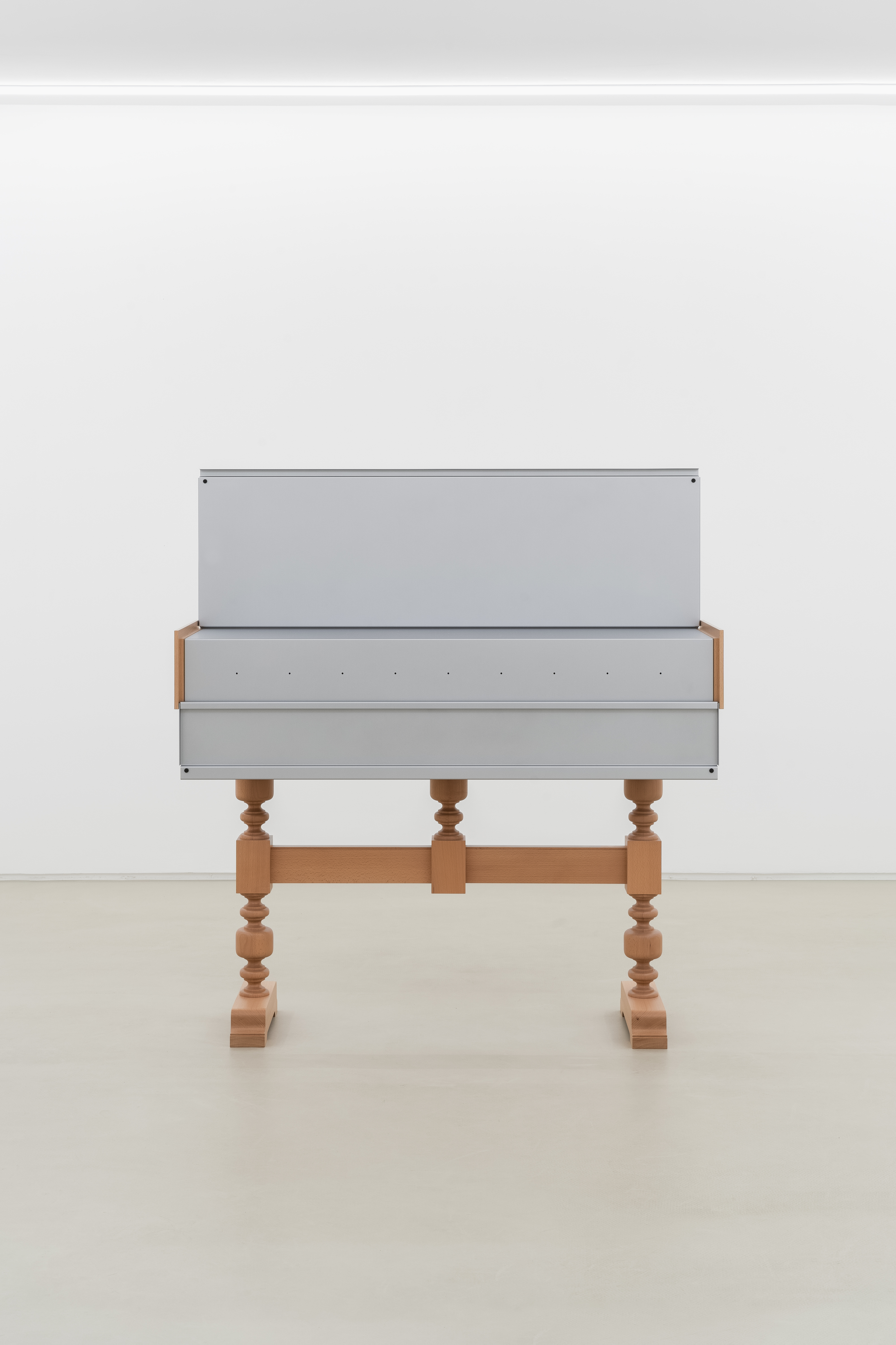 Tisch (Krefft Harpsichord)